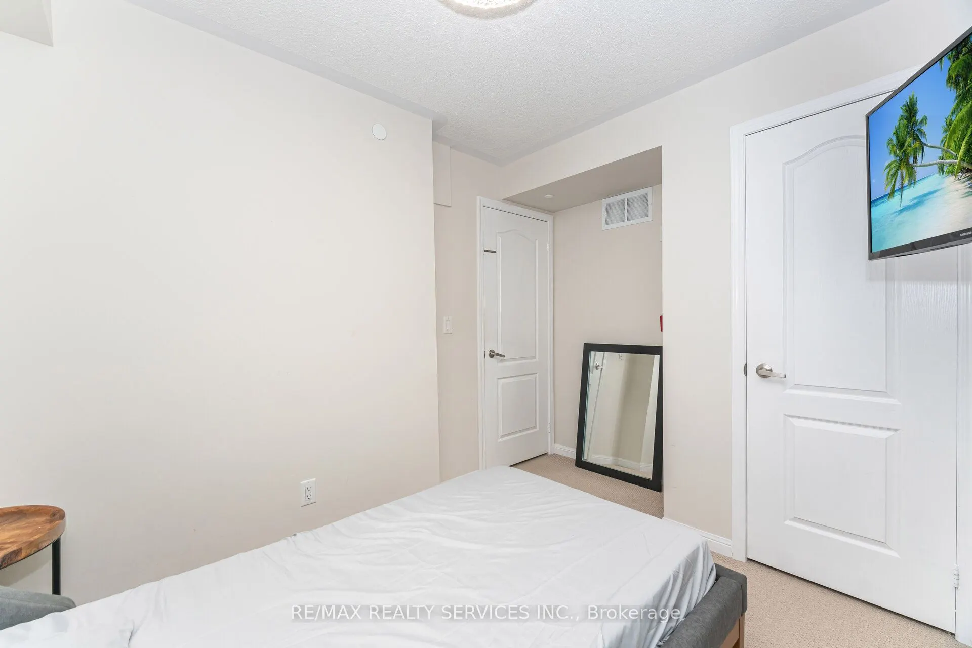 9589 Keele Street, #106
