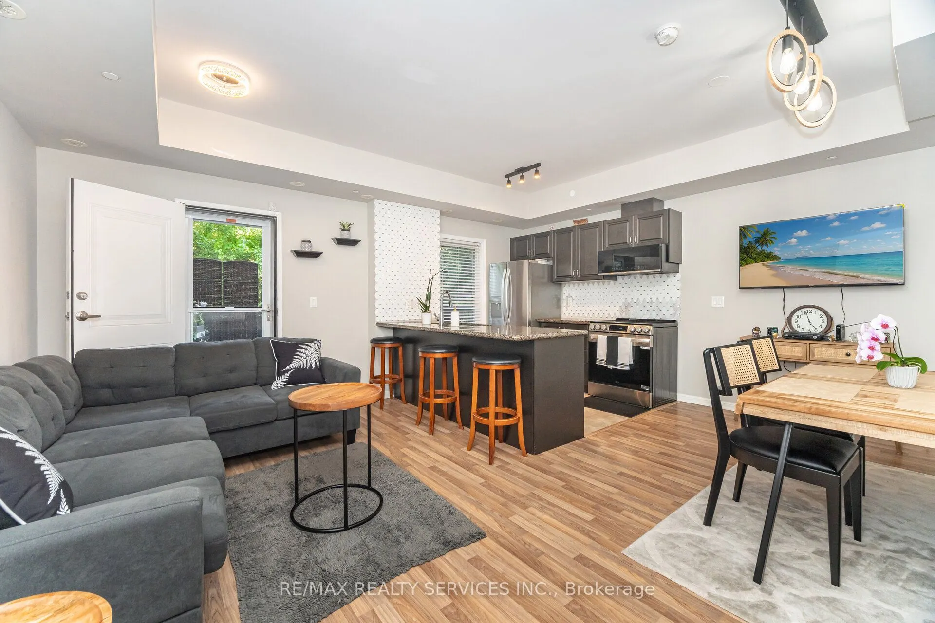 9589 Keele Street, #106