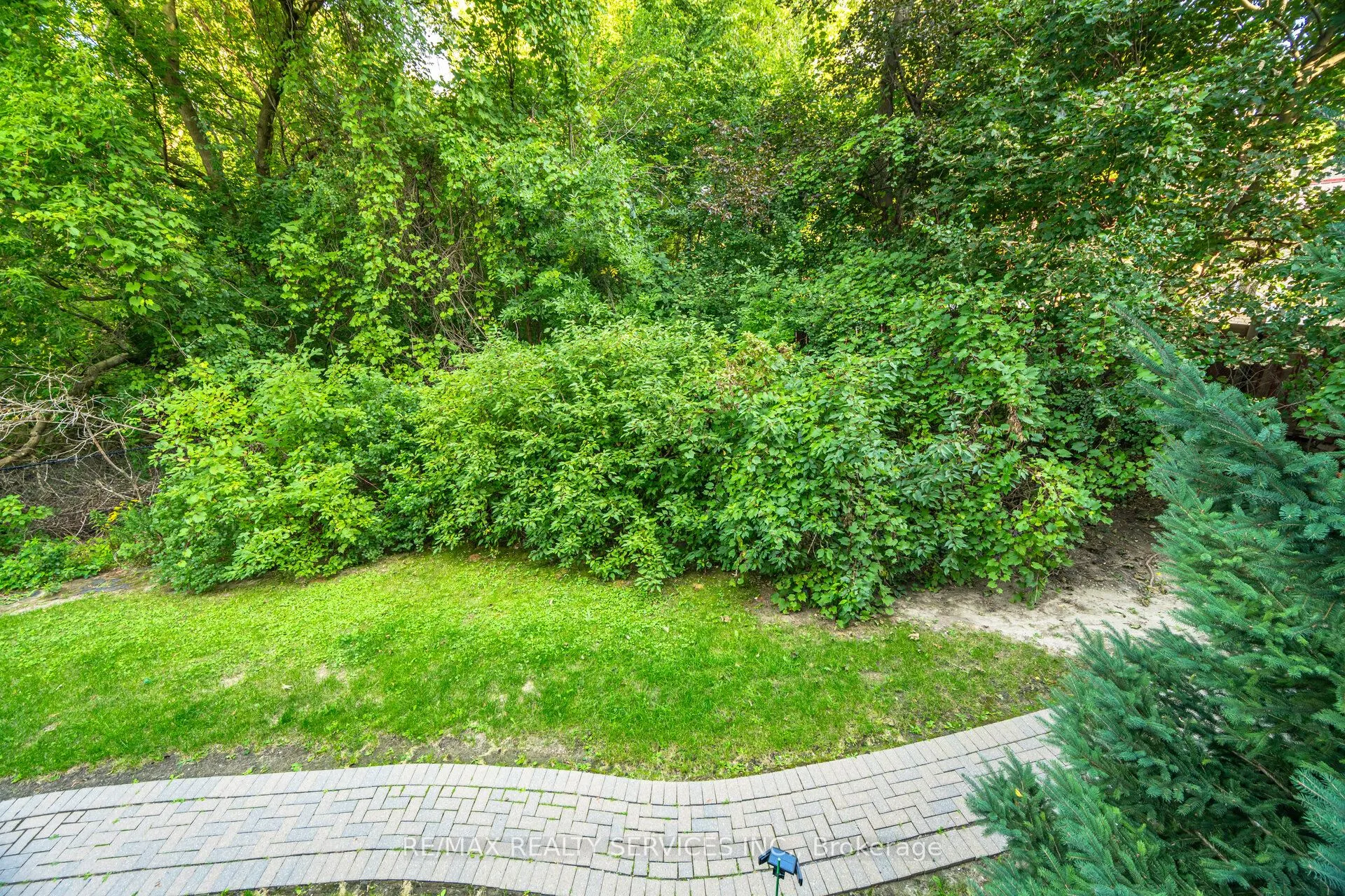 9589 Keele Street, #106