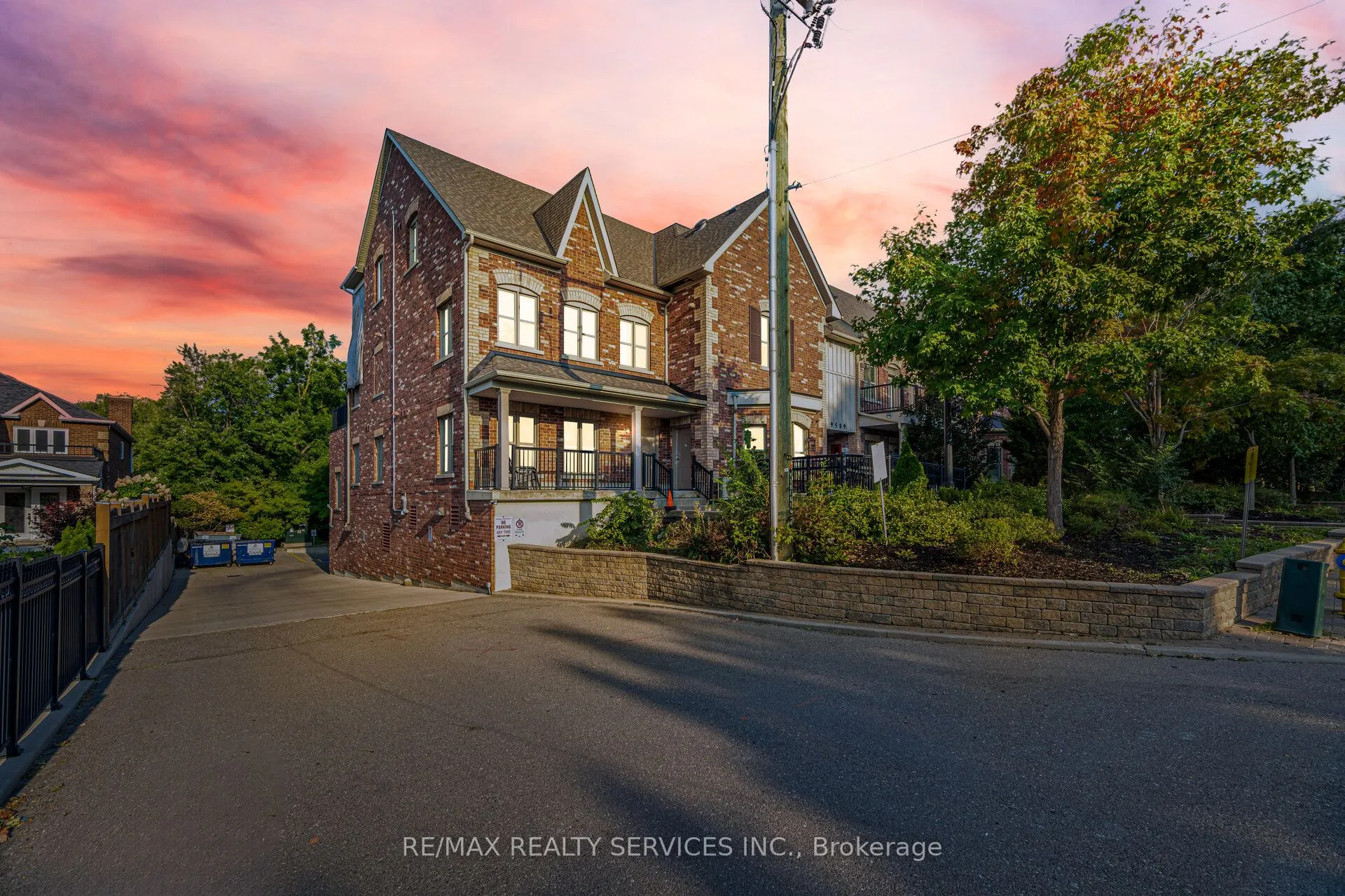 9589 Keele Street, #106