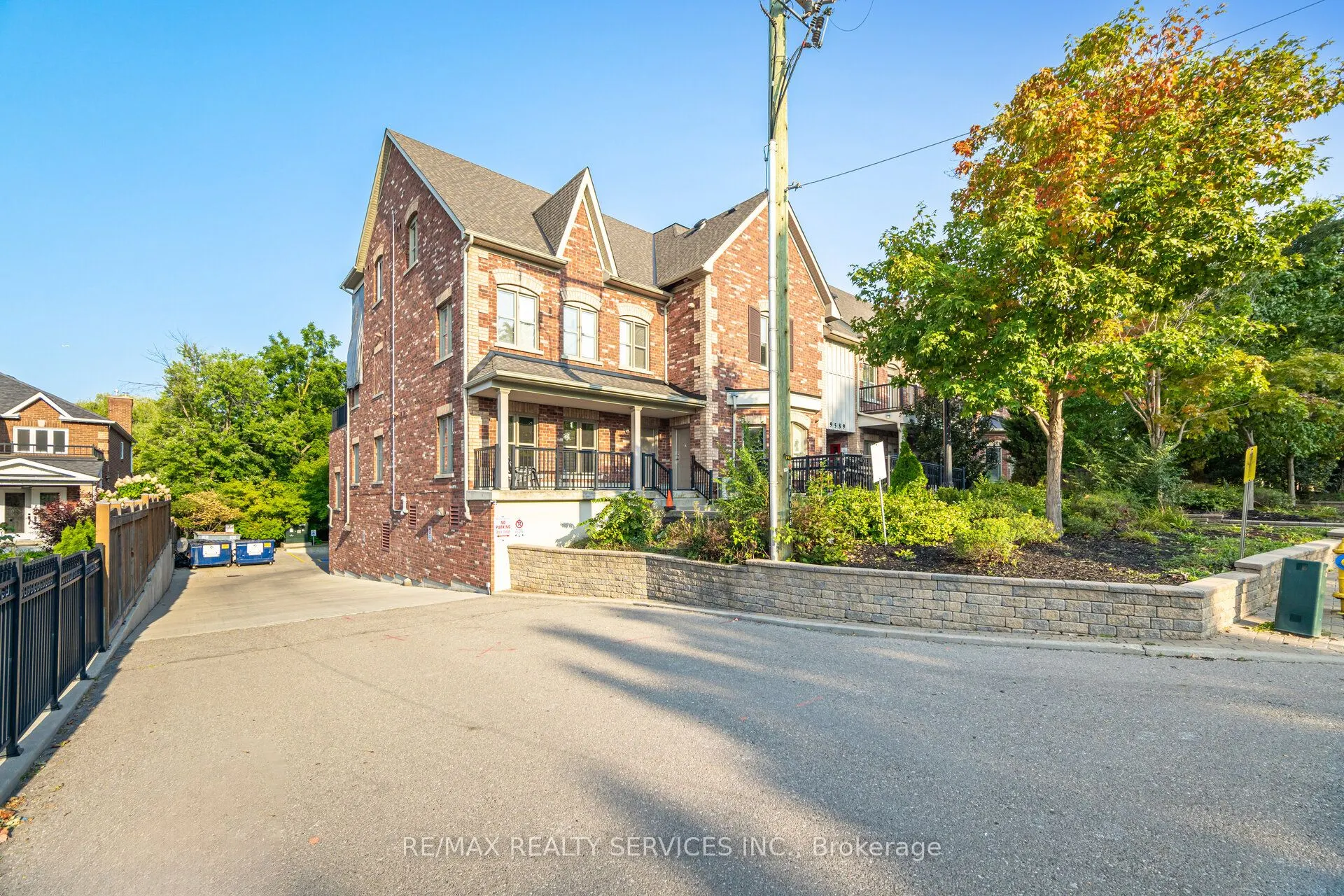 9589 Keele Street, #106