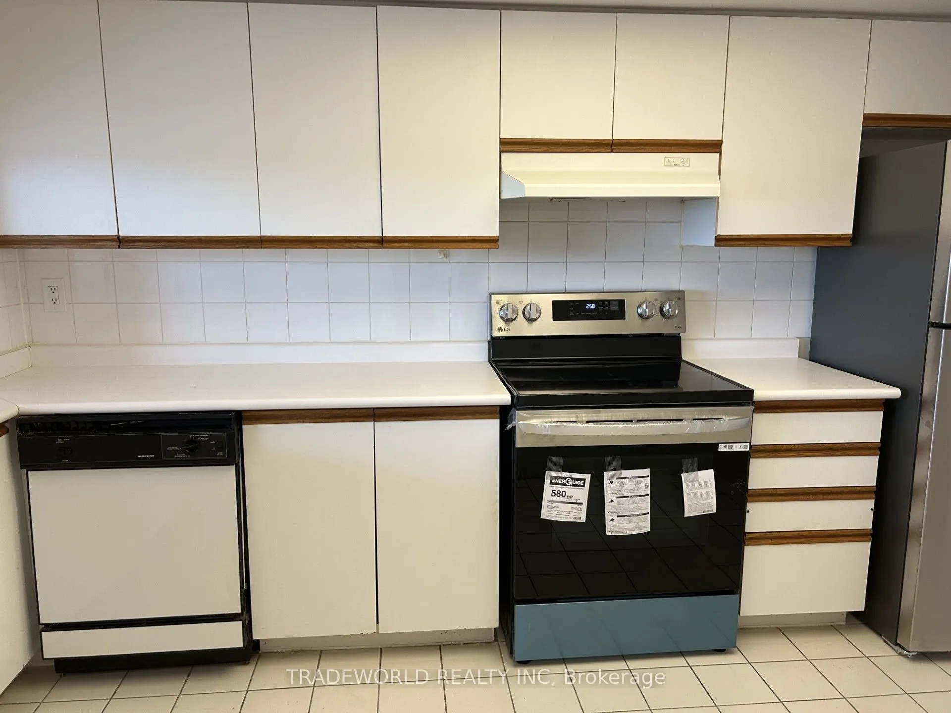 7825 Bayview Avenue, #1223