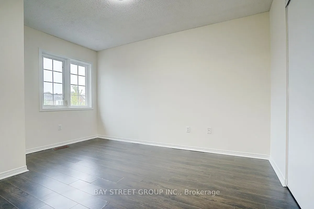 11 Tara Crescent