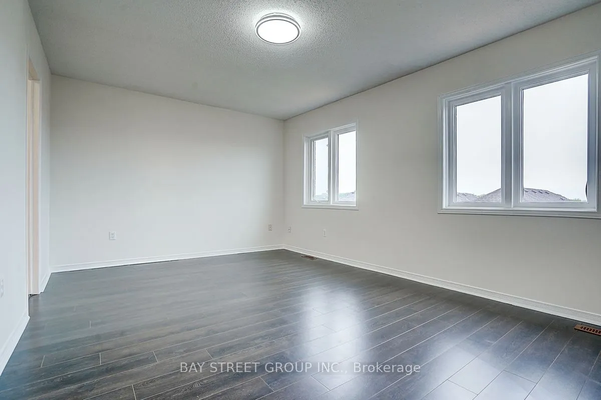 11 Tara Crescent