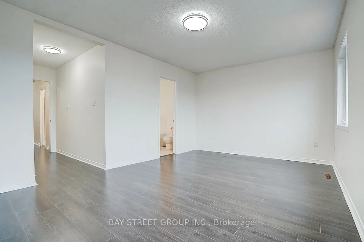 11 Tara Crescent