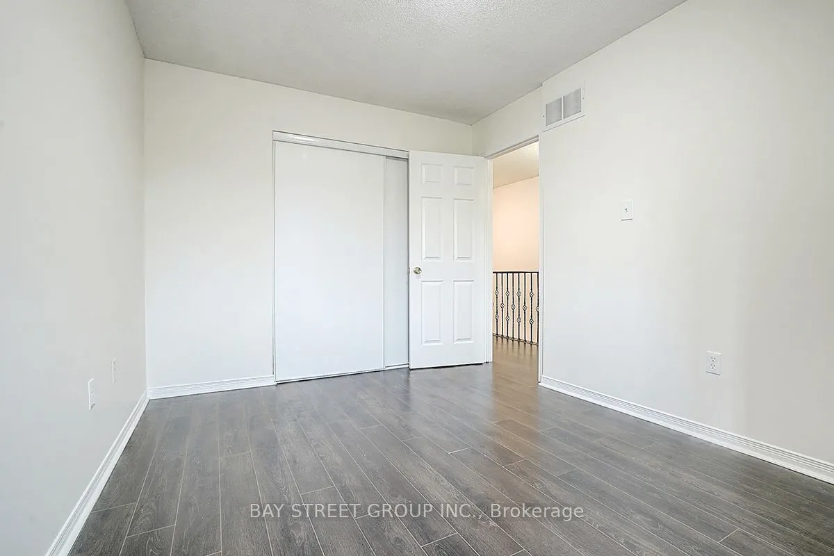 11 Tara Crescent