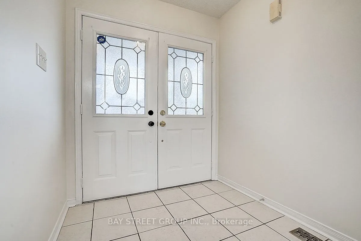 11 Tara Crescent