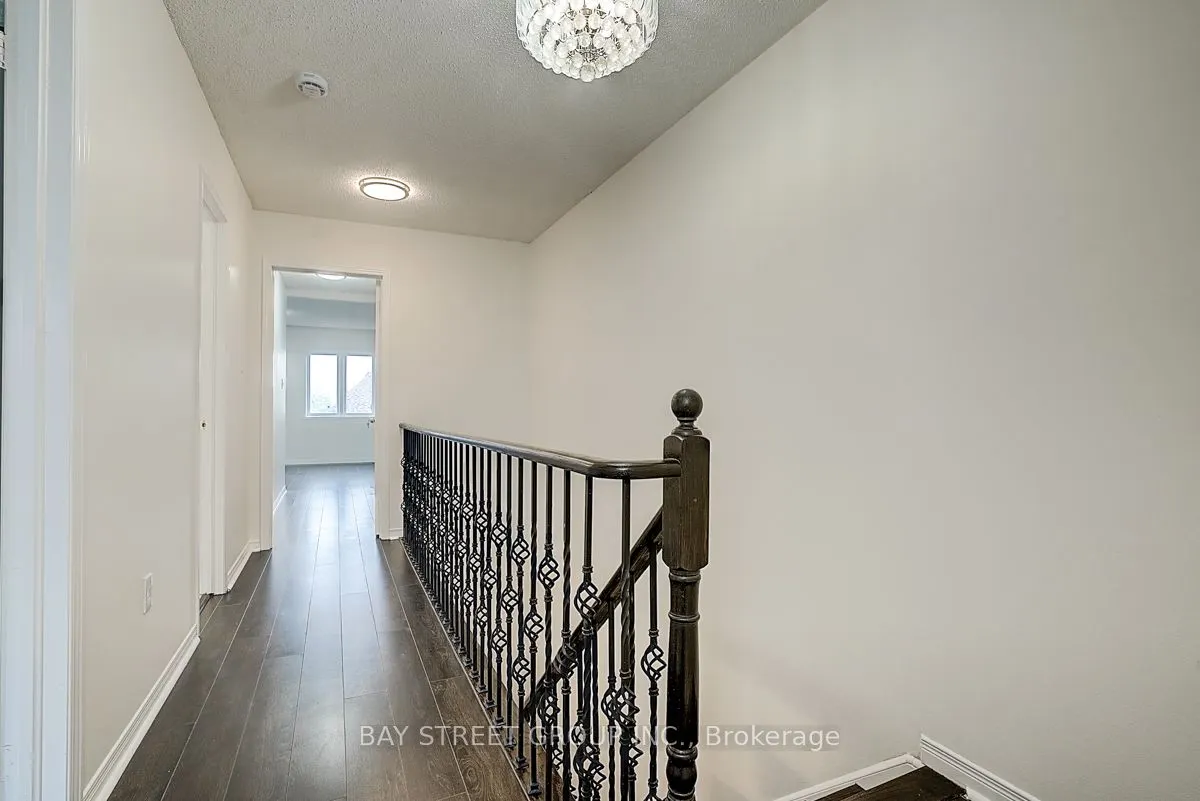 11 Tara Crescent