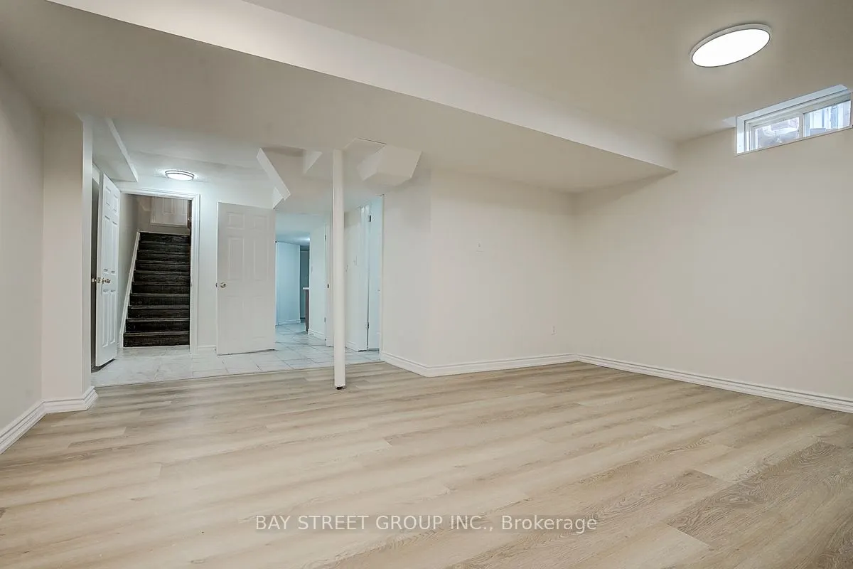 11 Tara Crescent