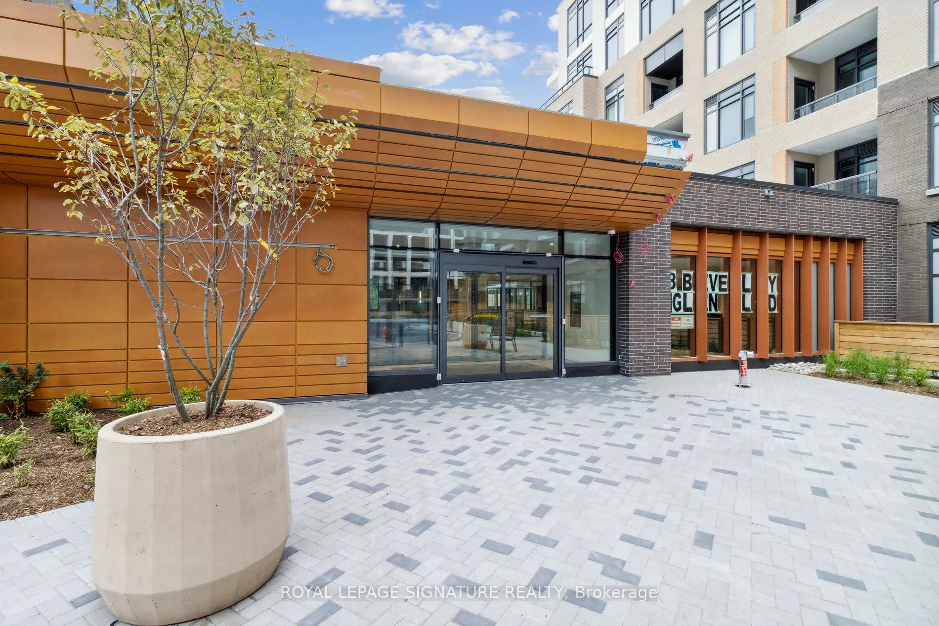 8 Beverley Glen Boulevard, #510