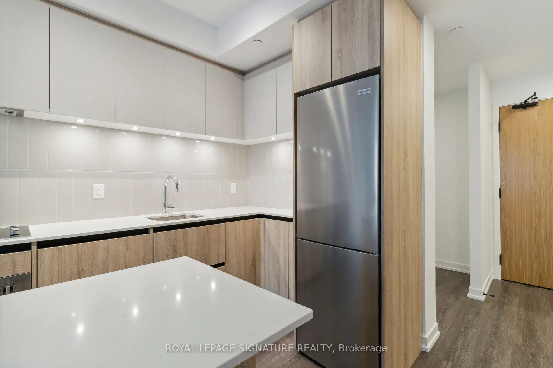 8 Beverley Glen Boulevard, #510