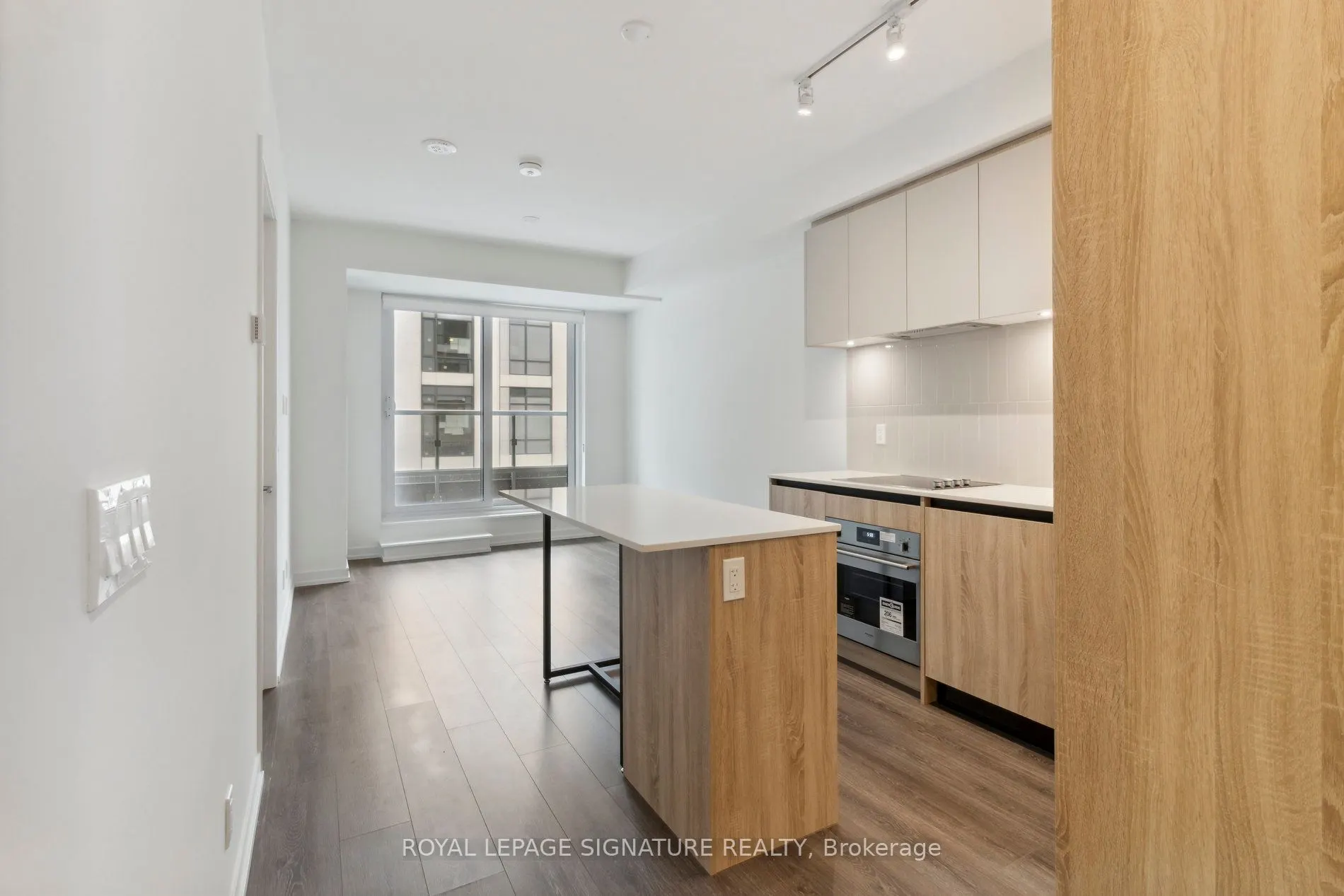 8 Beverley Glen Boulevard, #510