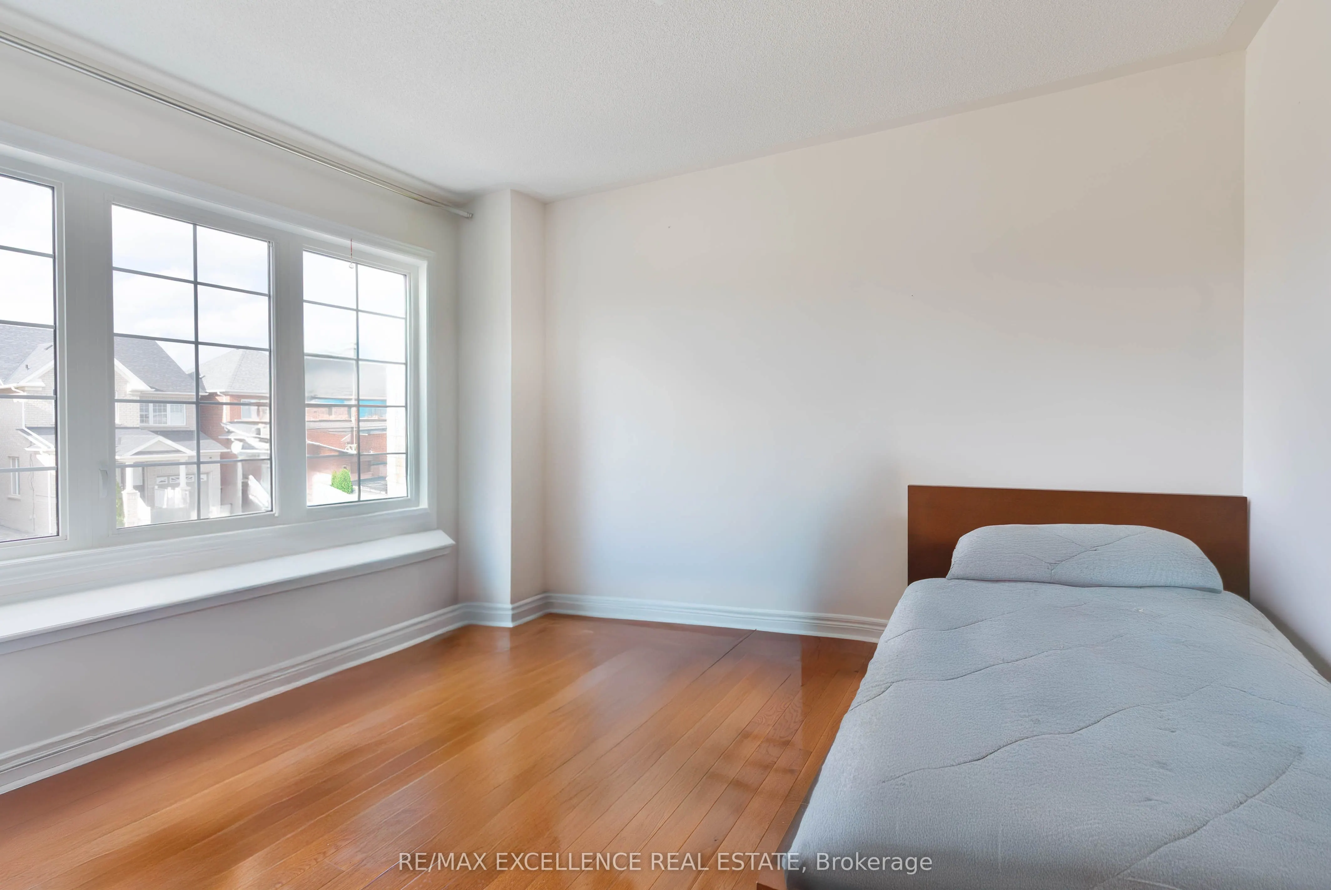 2 Mantle Avenue