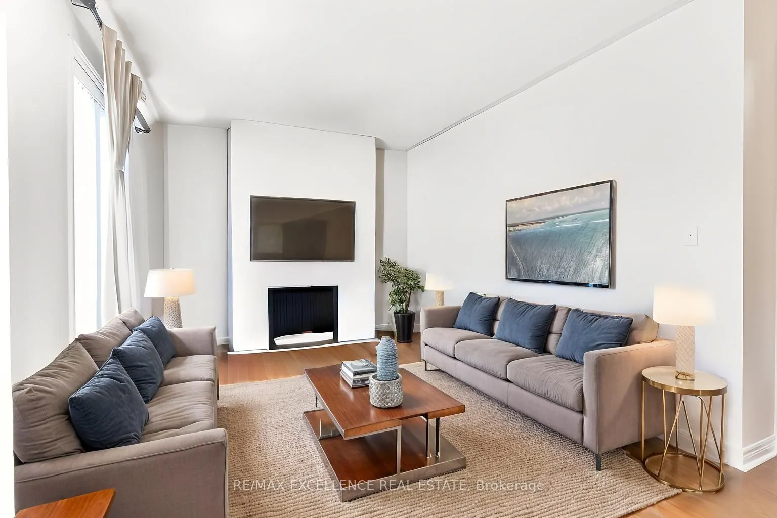 2 Mantle Avenue