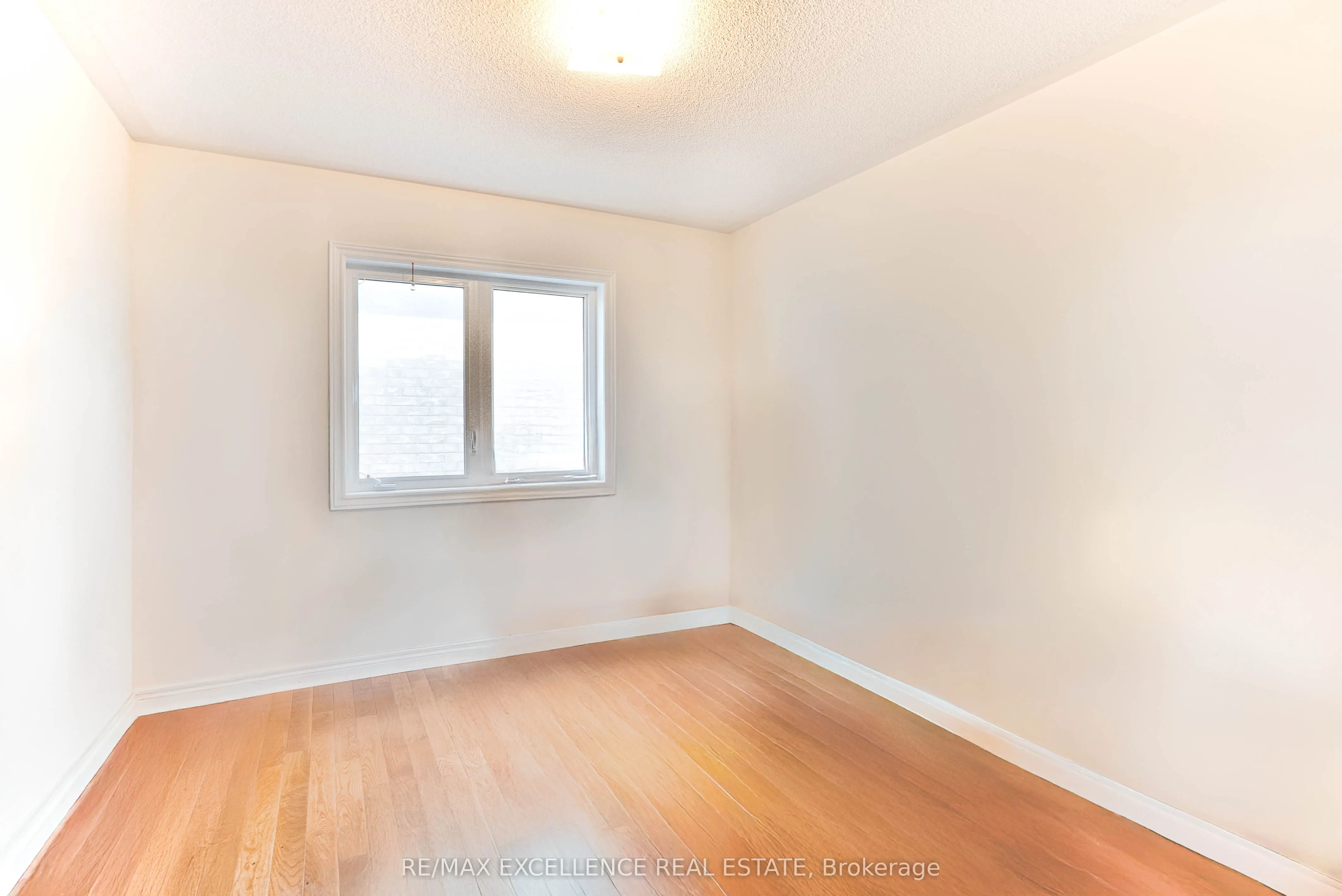 2 Mantle Avenue