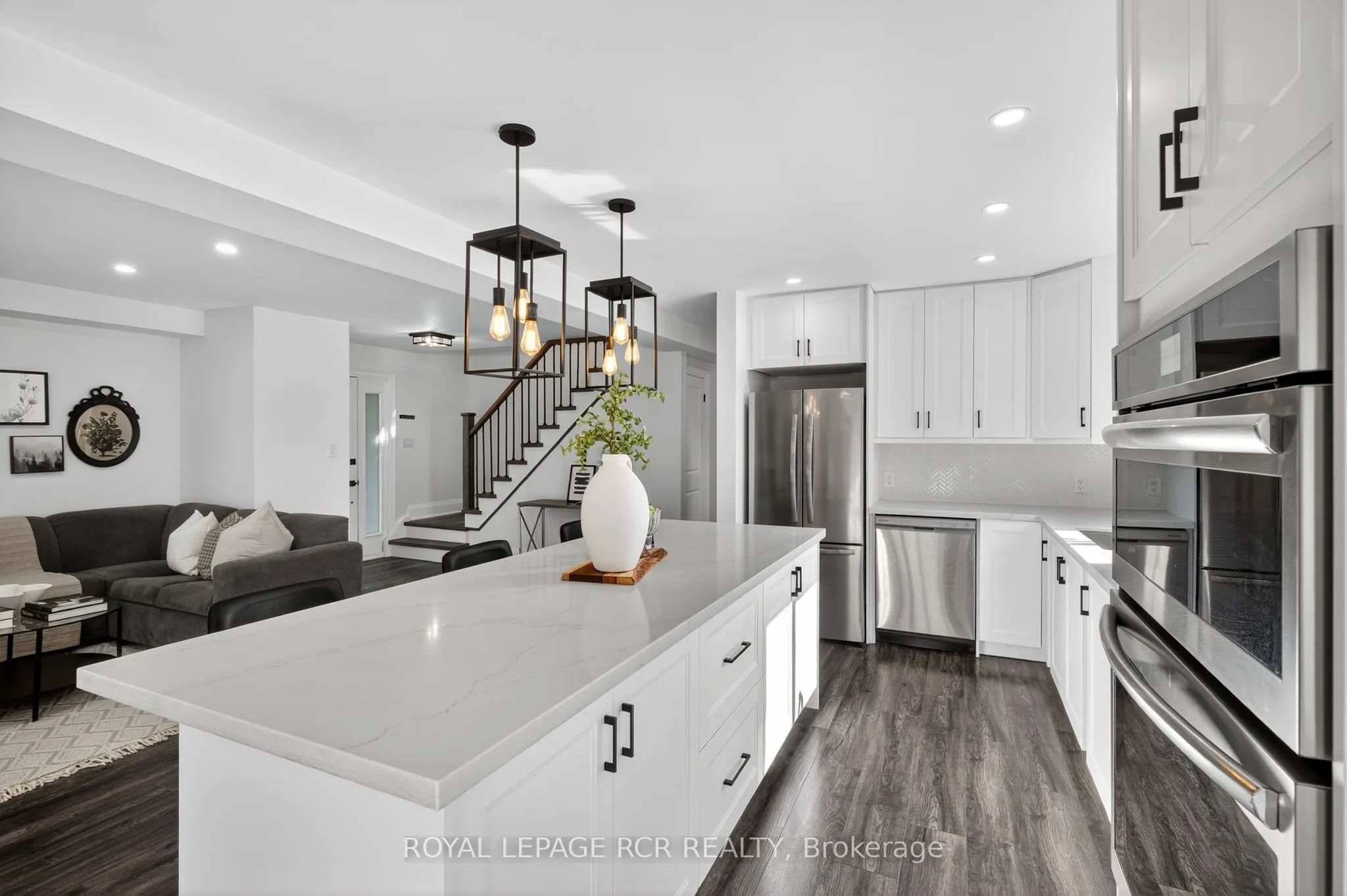 179 Tupper Street W