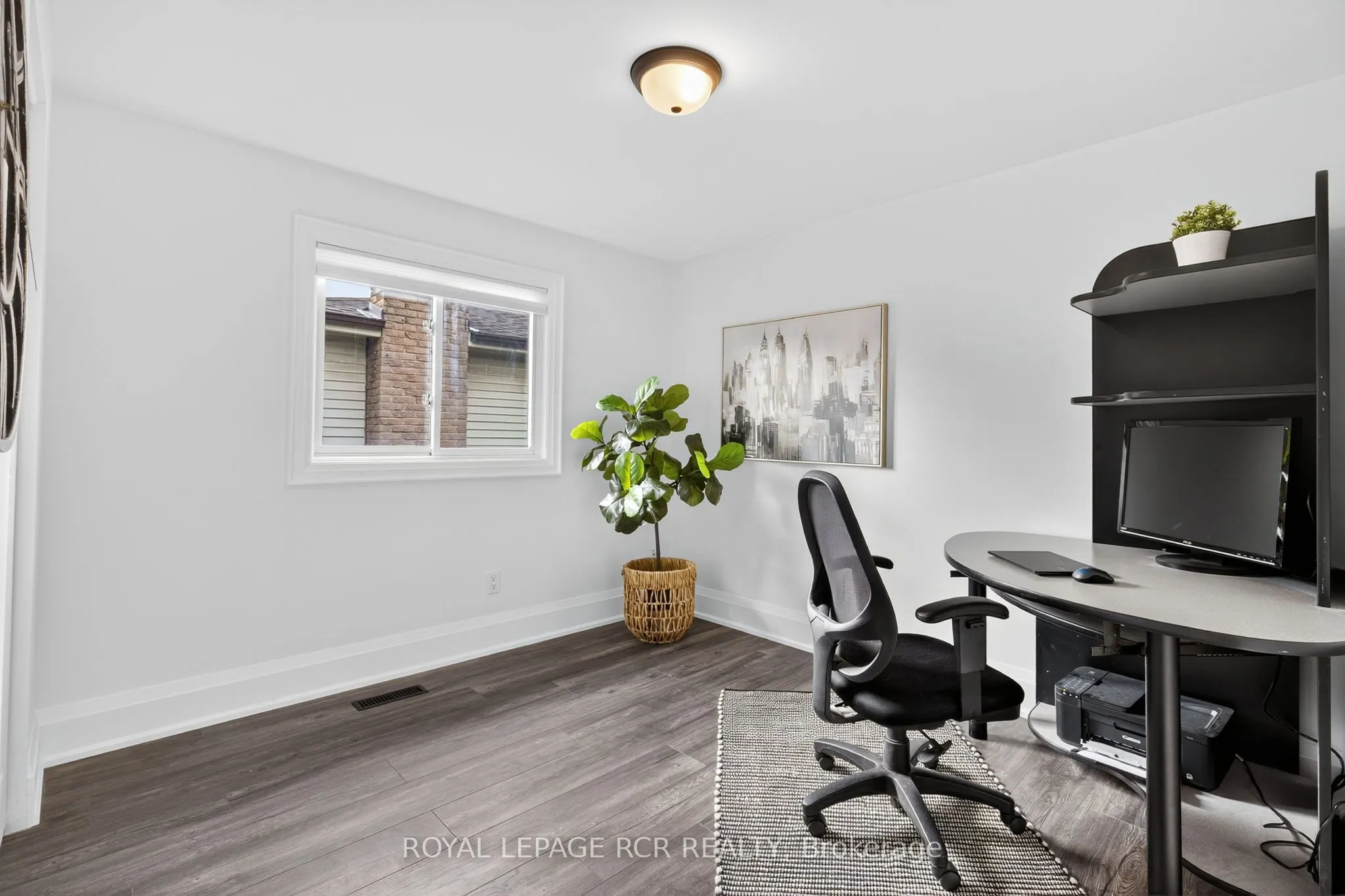 179 Tupper Street W