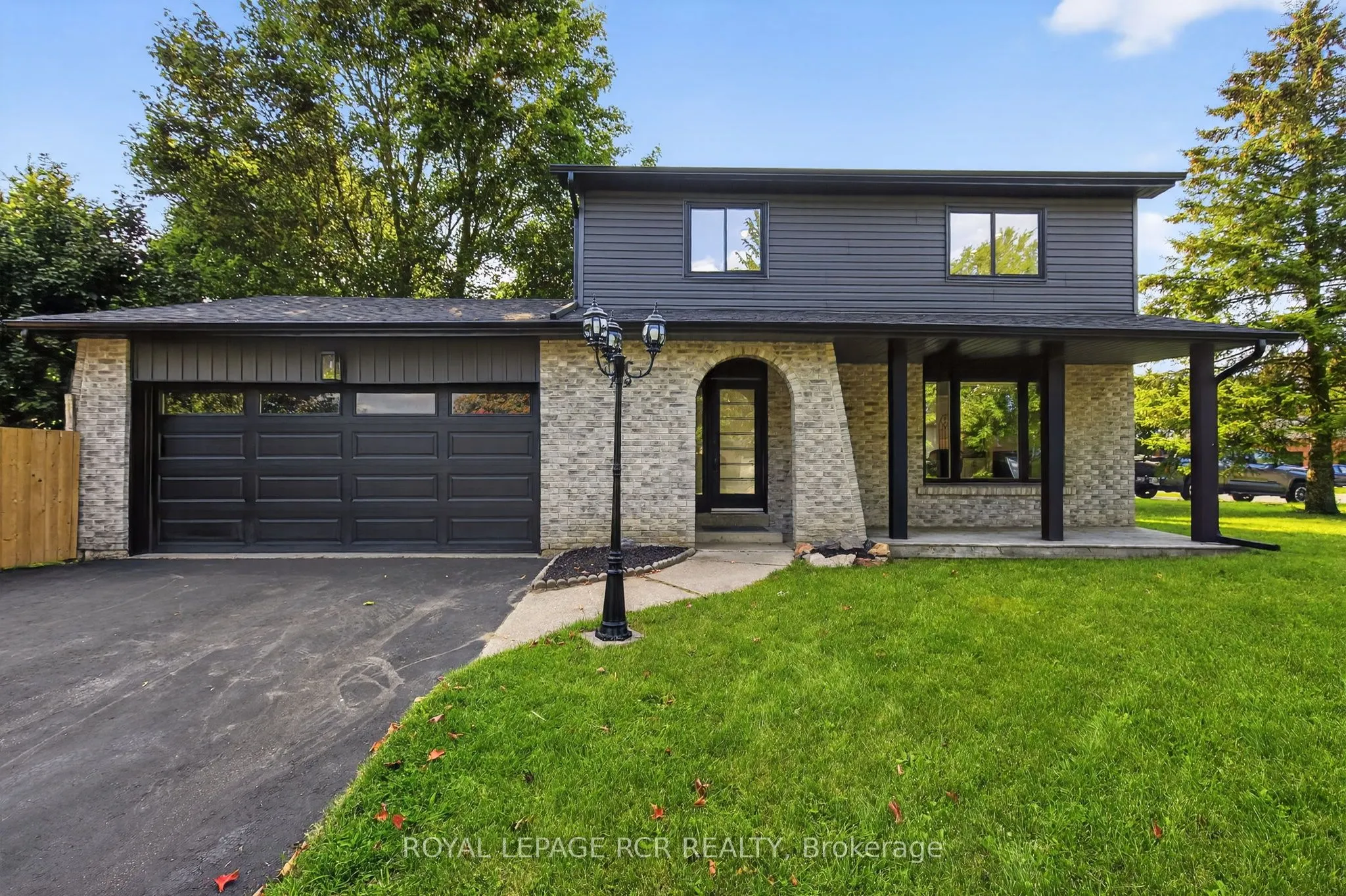 179 Tupper Street W