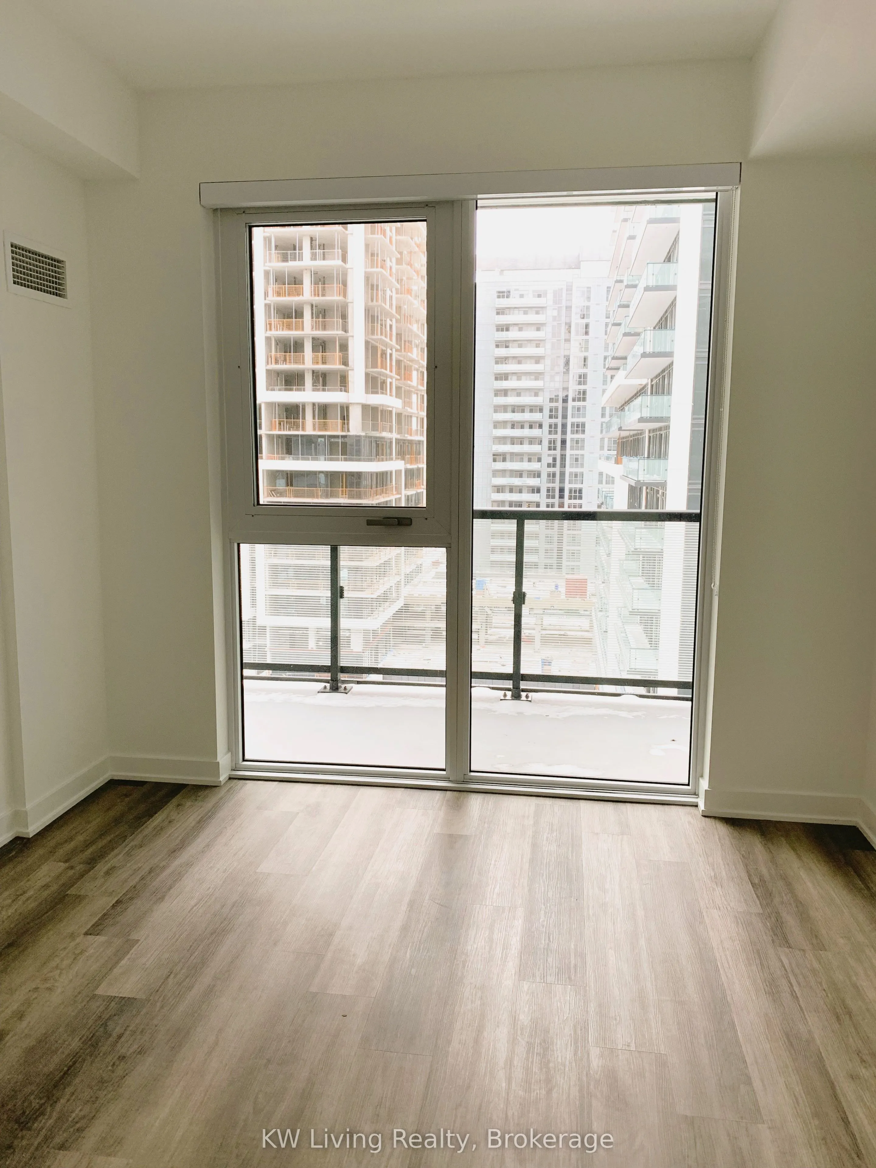 85 Oneida Crescent, #1011