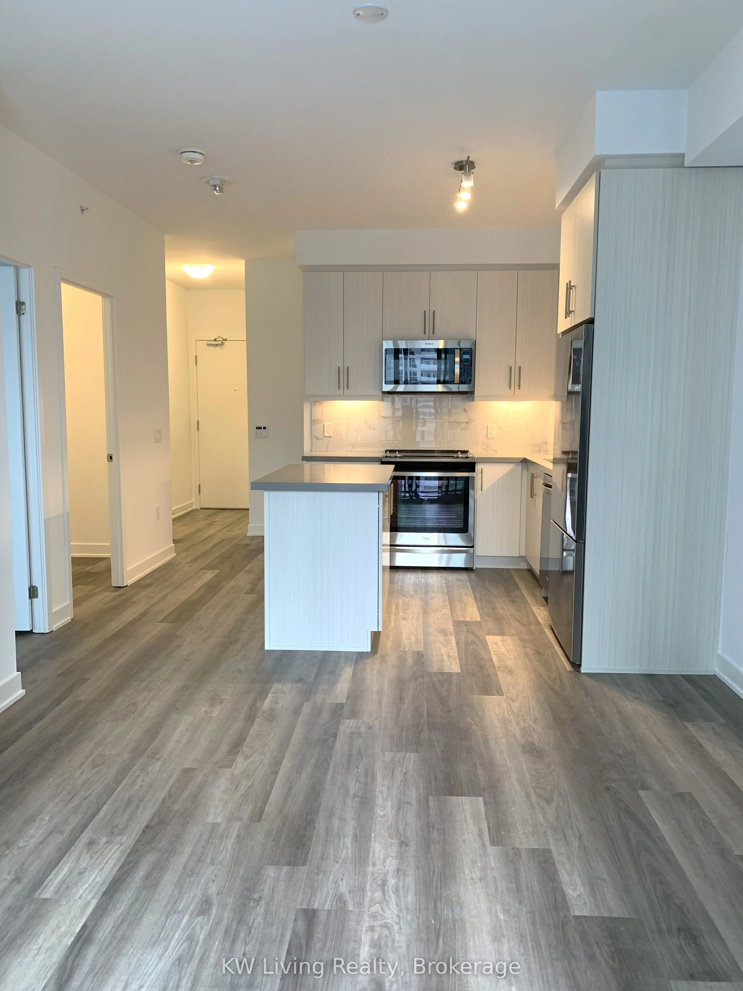 85 Oneida Crescent, #1011