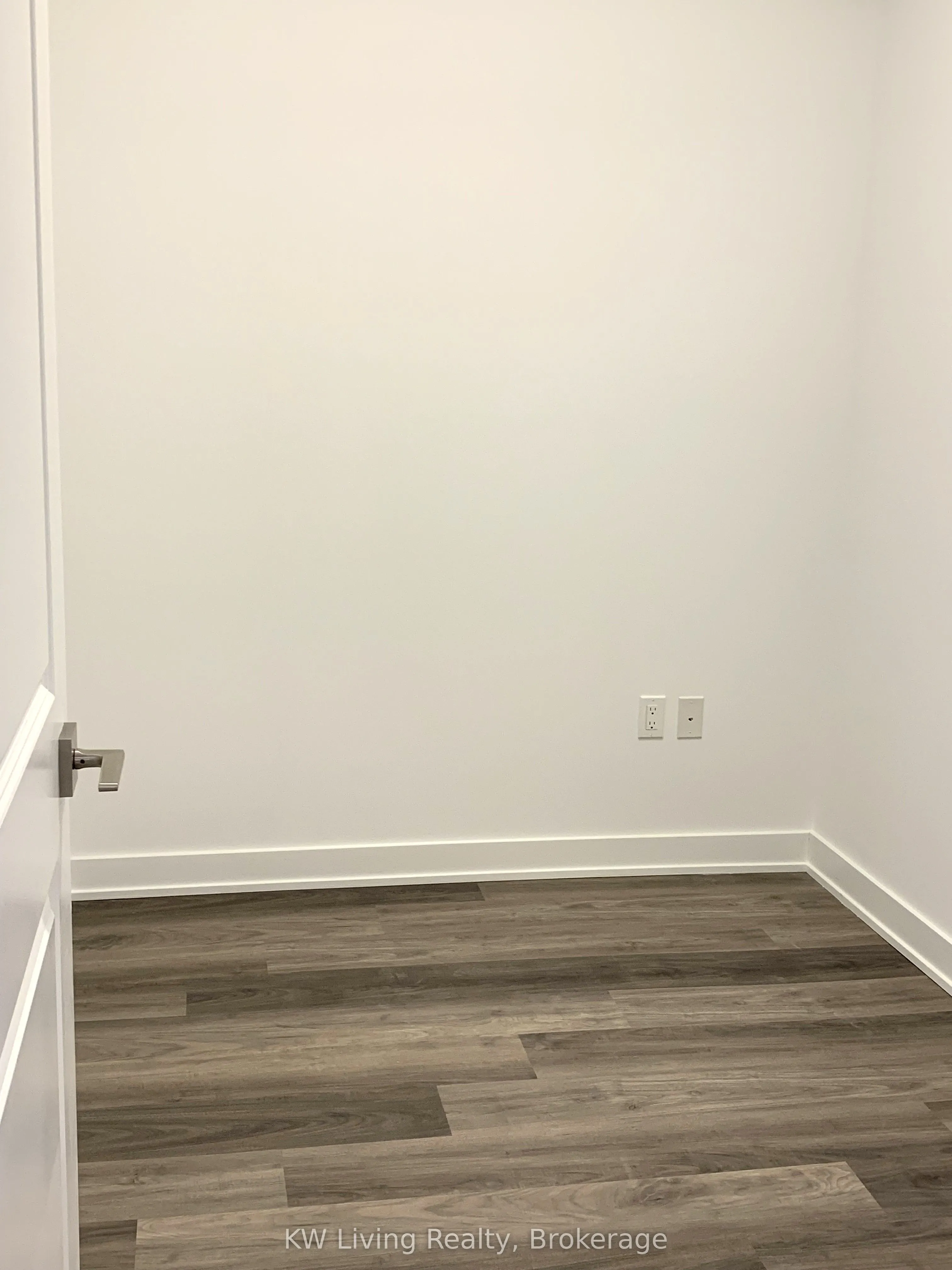 85 Oneida Crescent, #1011