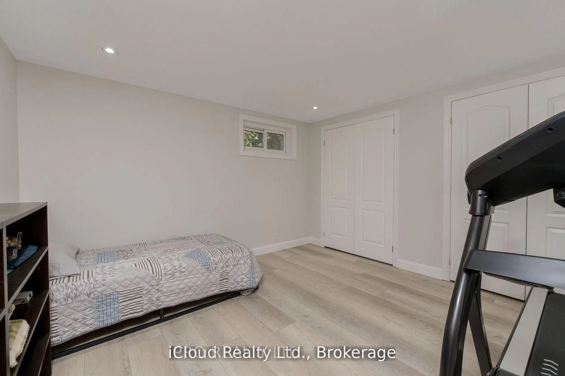 8 Cardwell Court