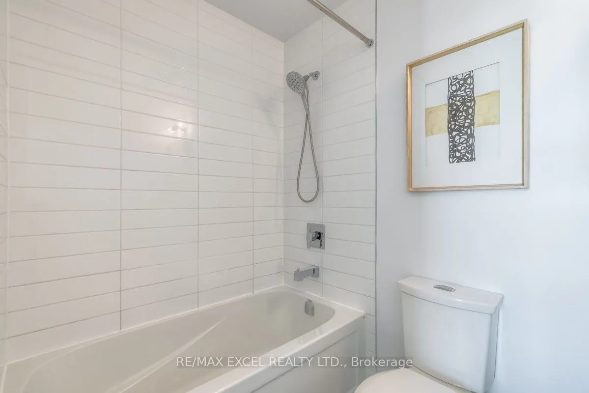 8 Rouge Valley Drive W, #903
