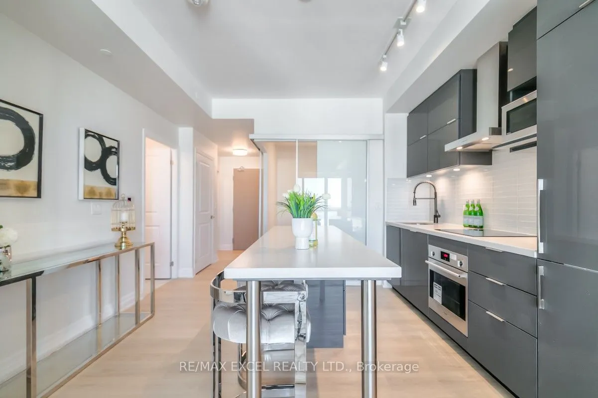 8 Rouge Valley Drive W, #903