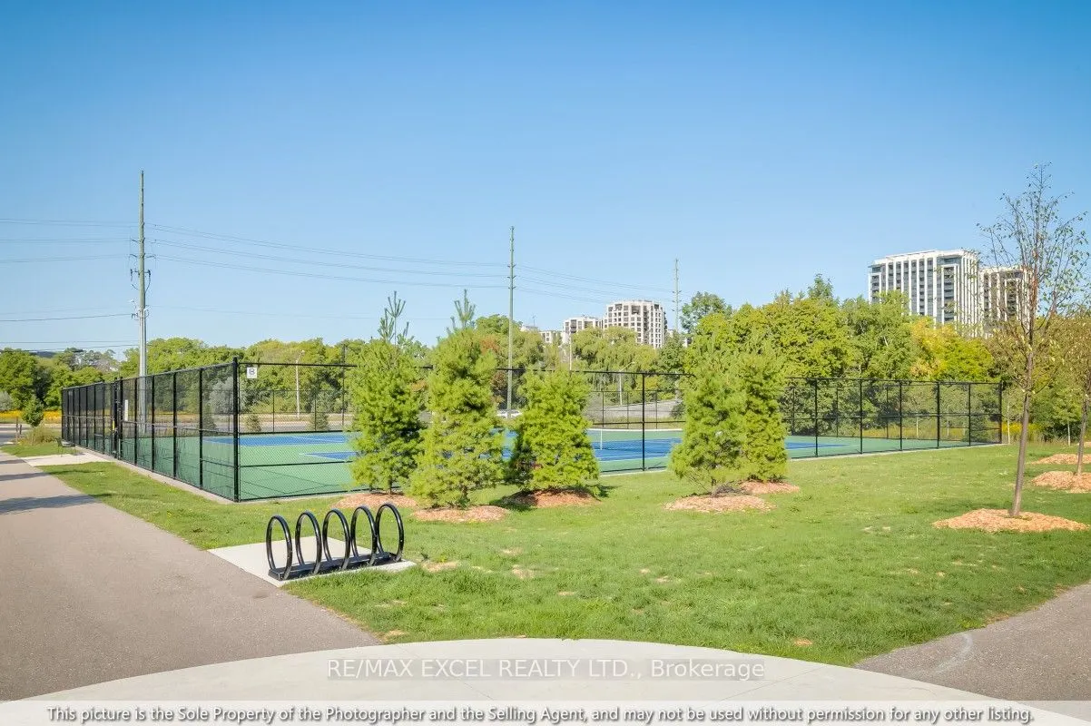 8 Rouge Valley Drive W, #903