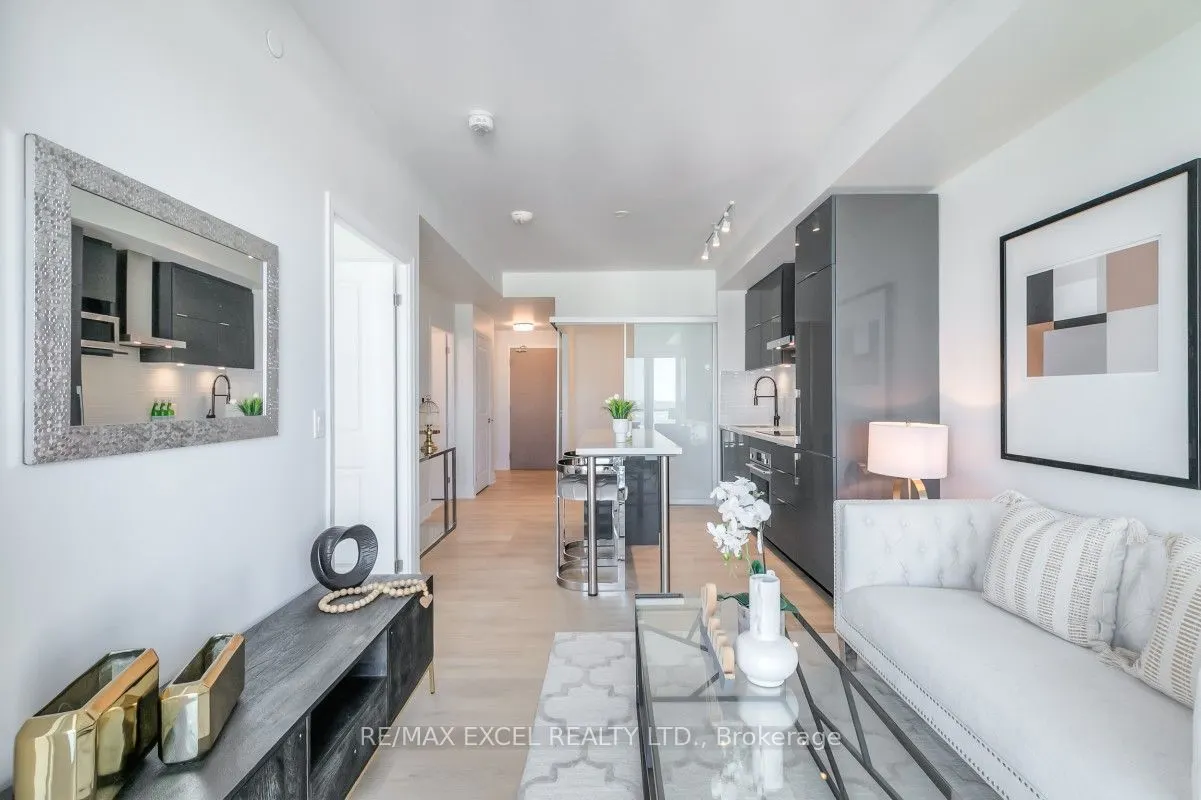 8 Rouge Valley Drive W, #903
