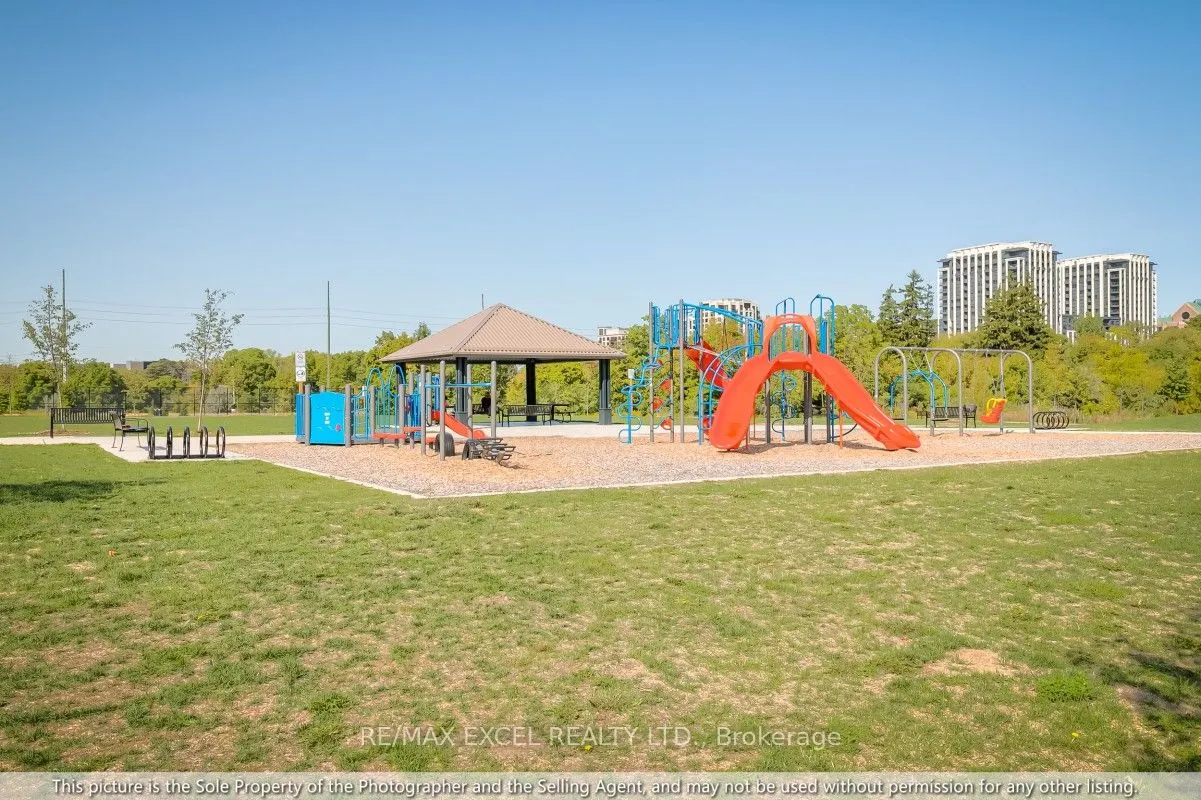 8 Rouge Valley Drive W, #903