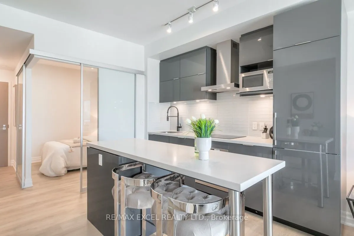 8 Rouge Valley Drive W, #903