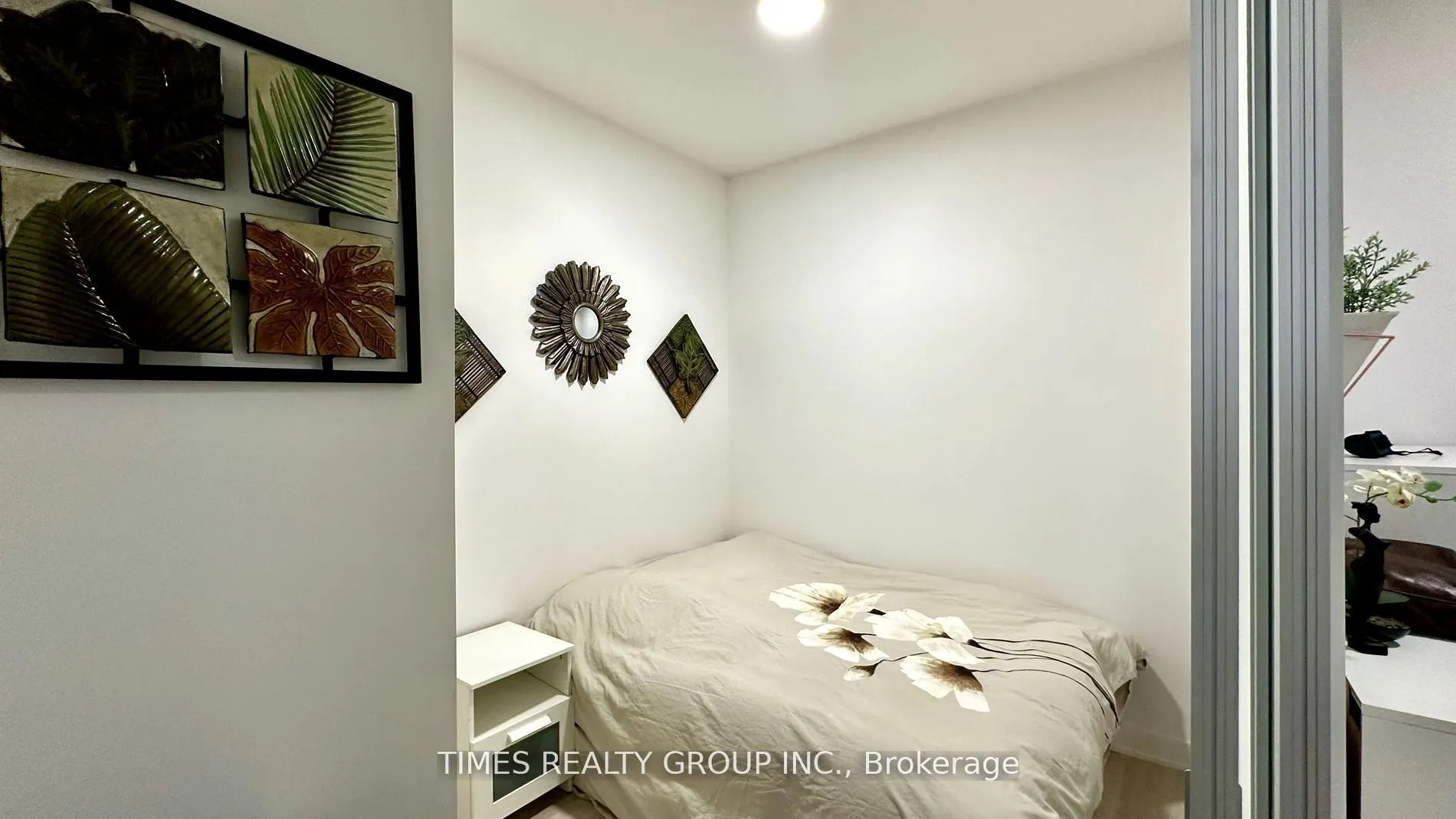 30 Upper Mall Way, #216