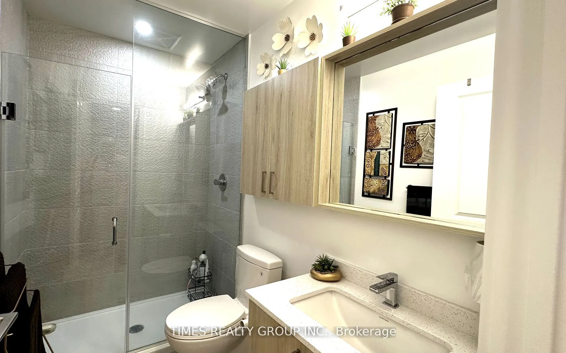 30 Upper Mall Way, #216