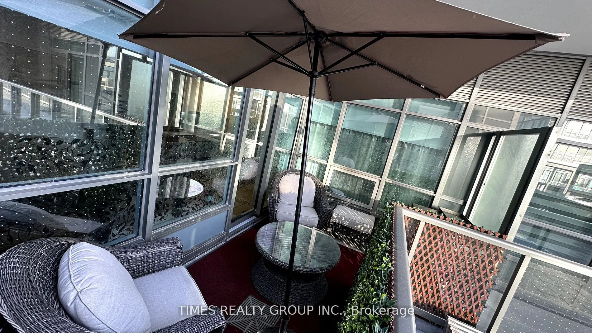 30 Upper Mall Way, #216
