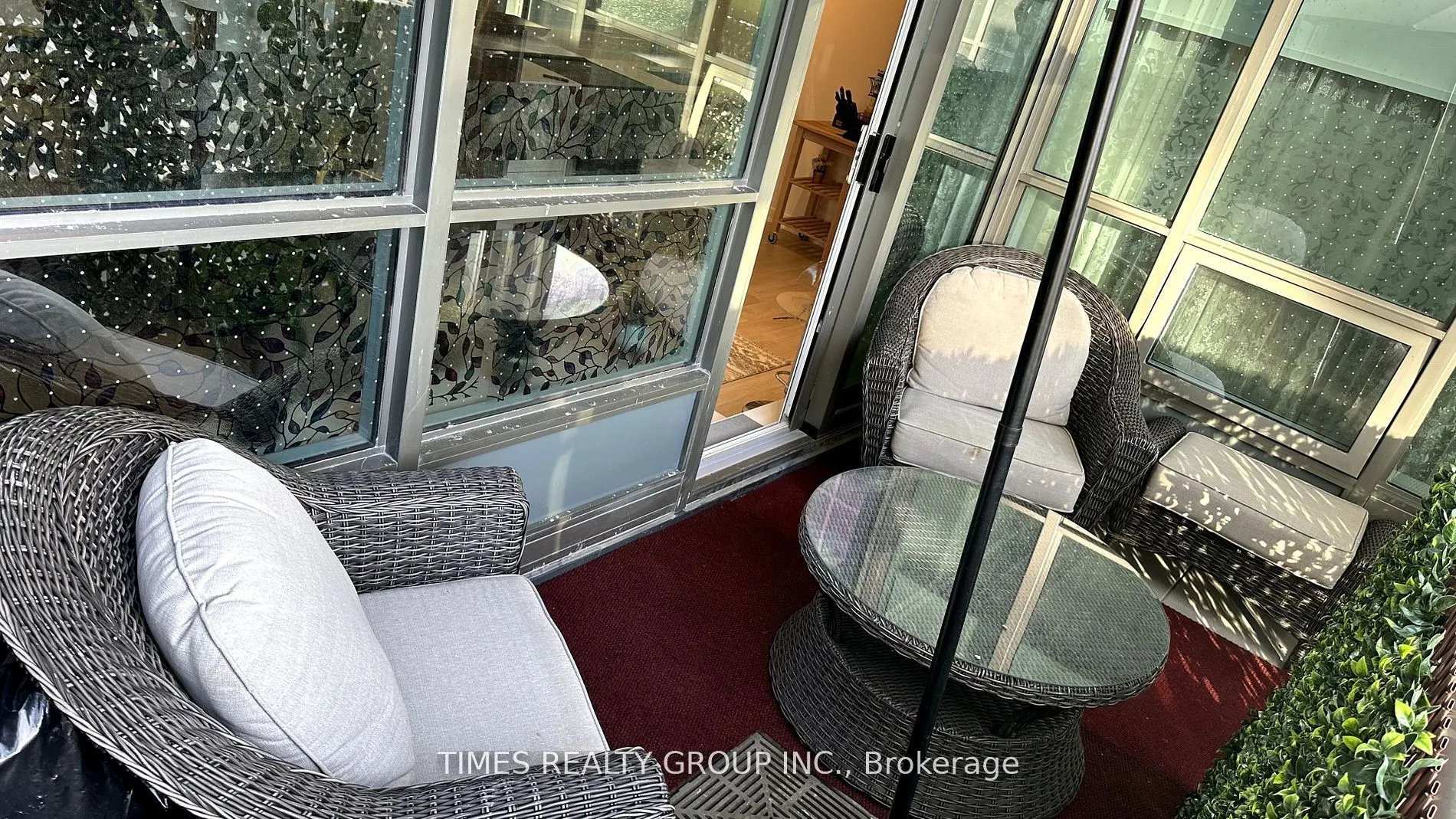 30 Upper Mall Way, #216