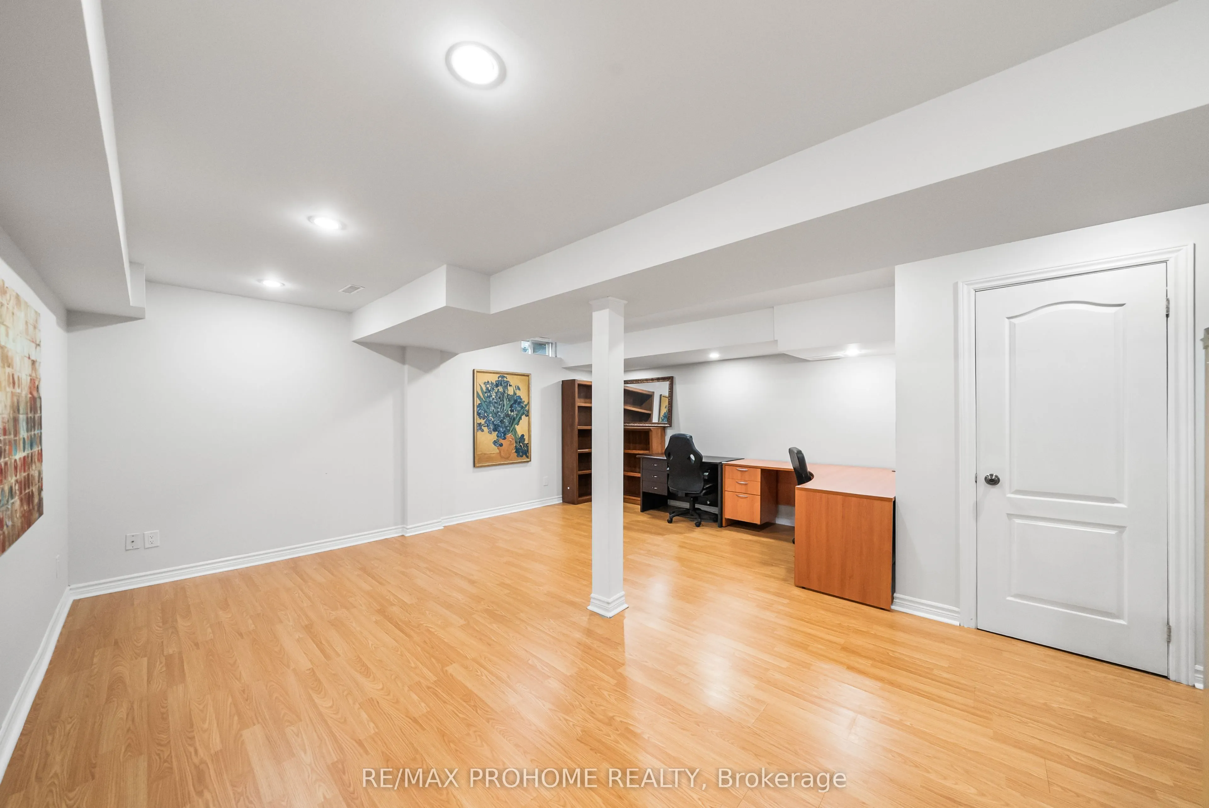 144 Deepspring Crescent