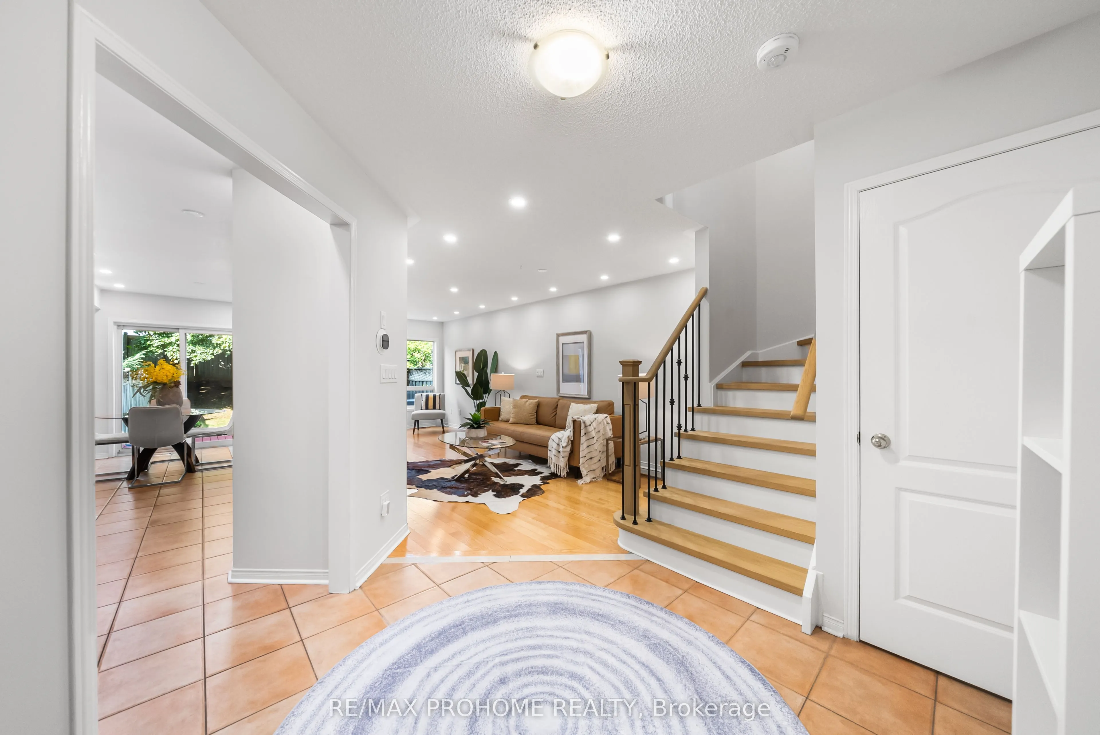 144 Deepspring Crescent