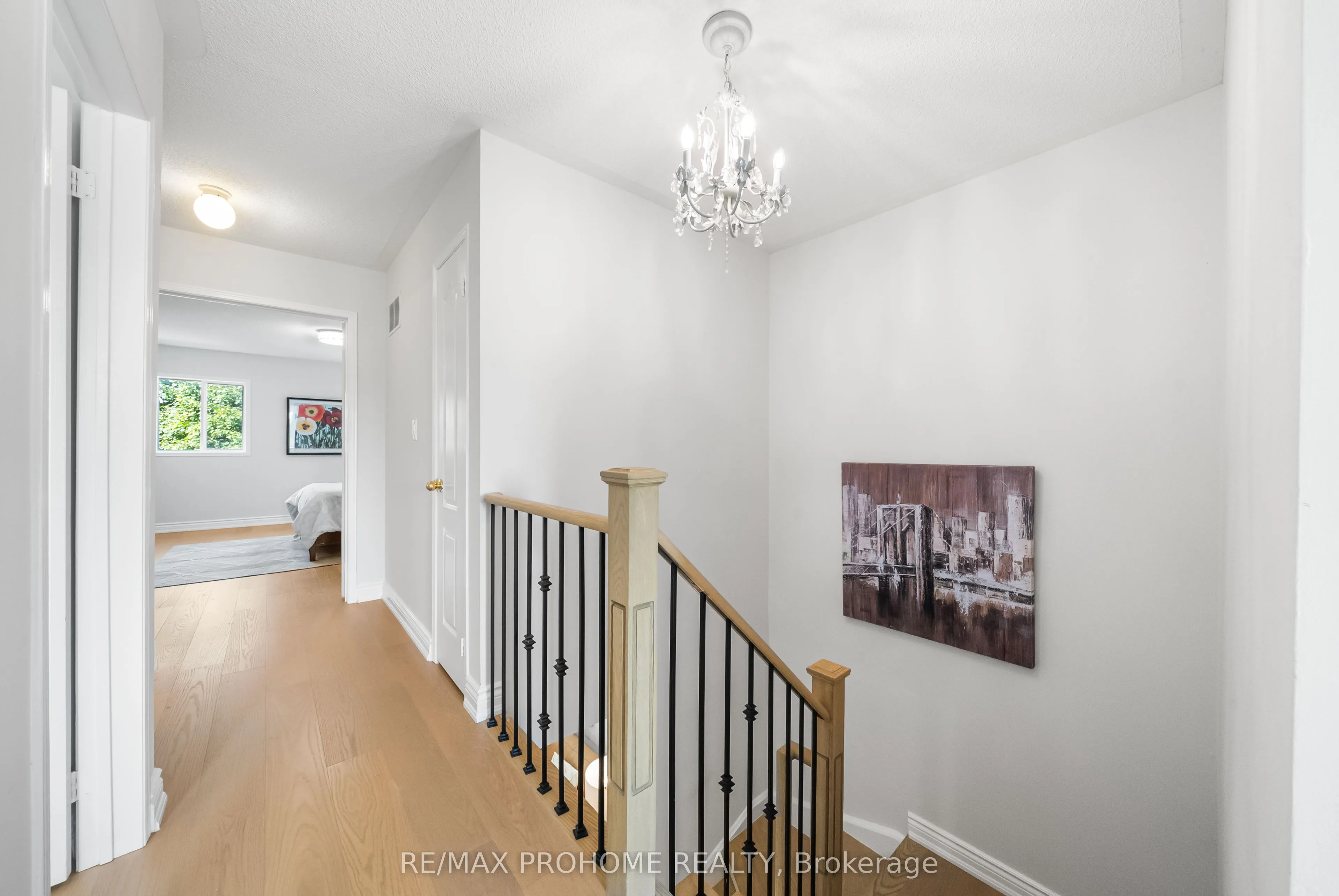 144 Deepspring Crescent