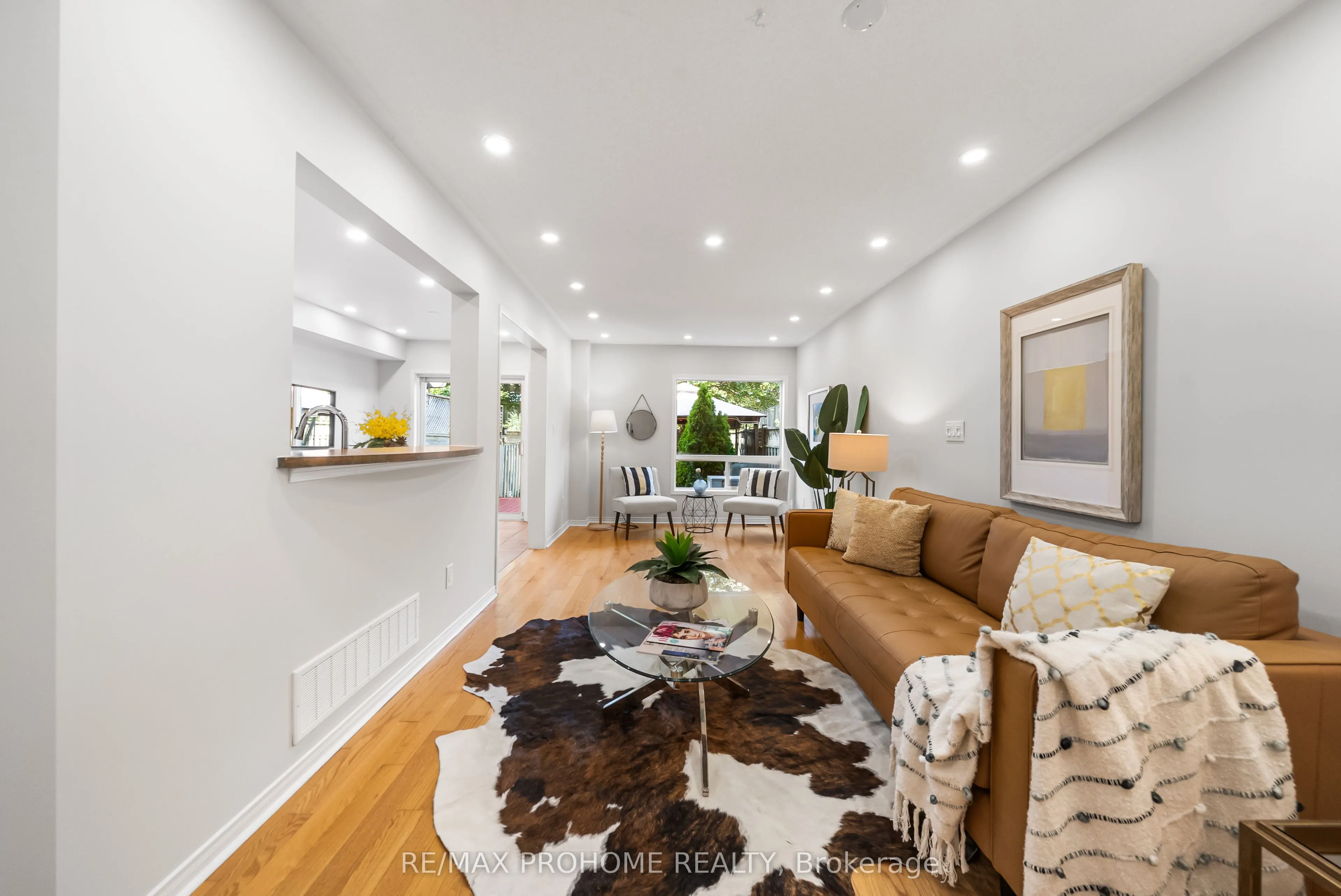 144 Deepspring Crescent