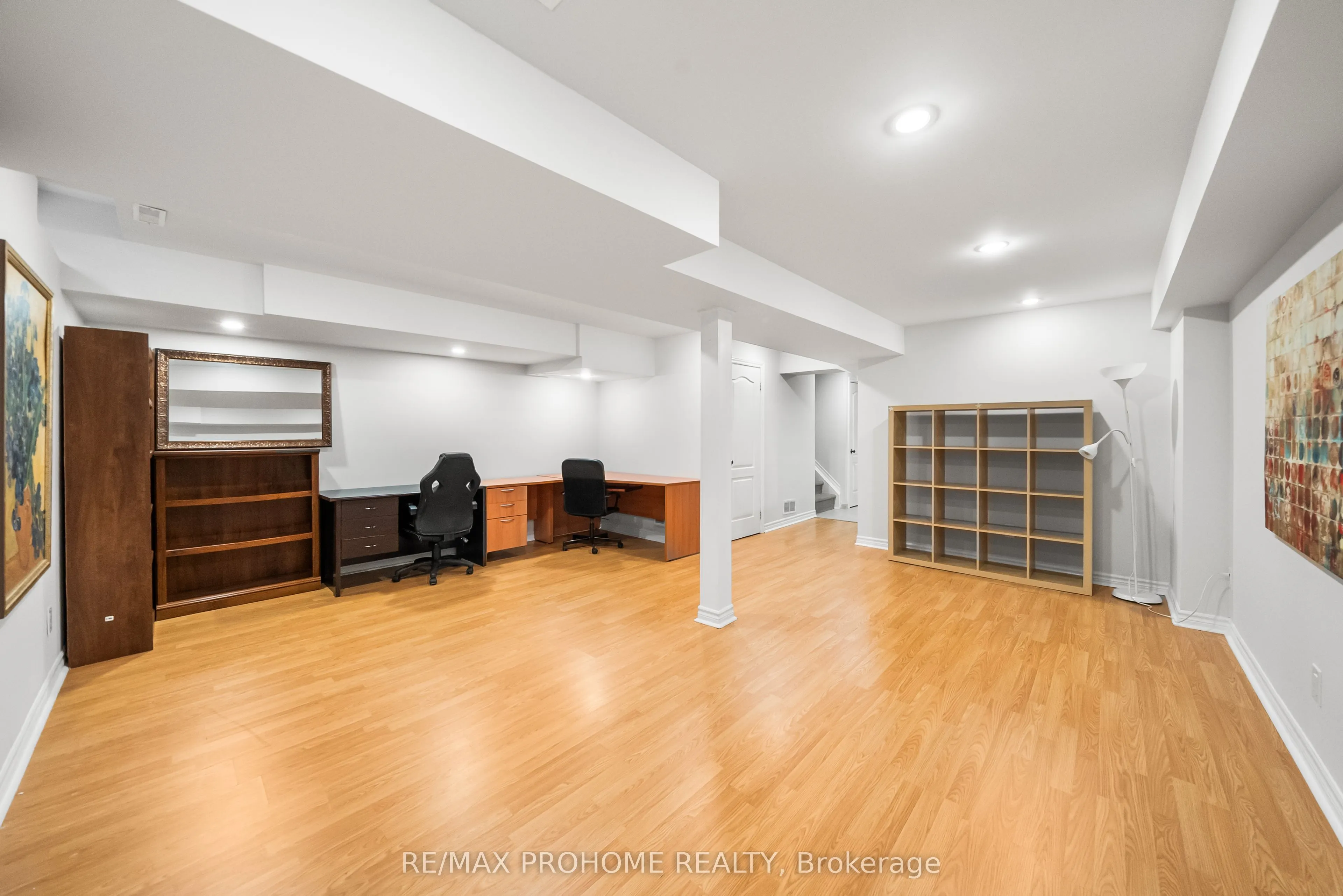 144 Deepspring Crescent