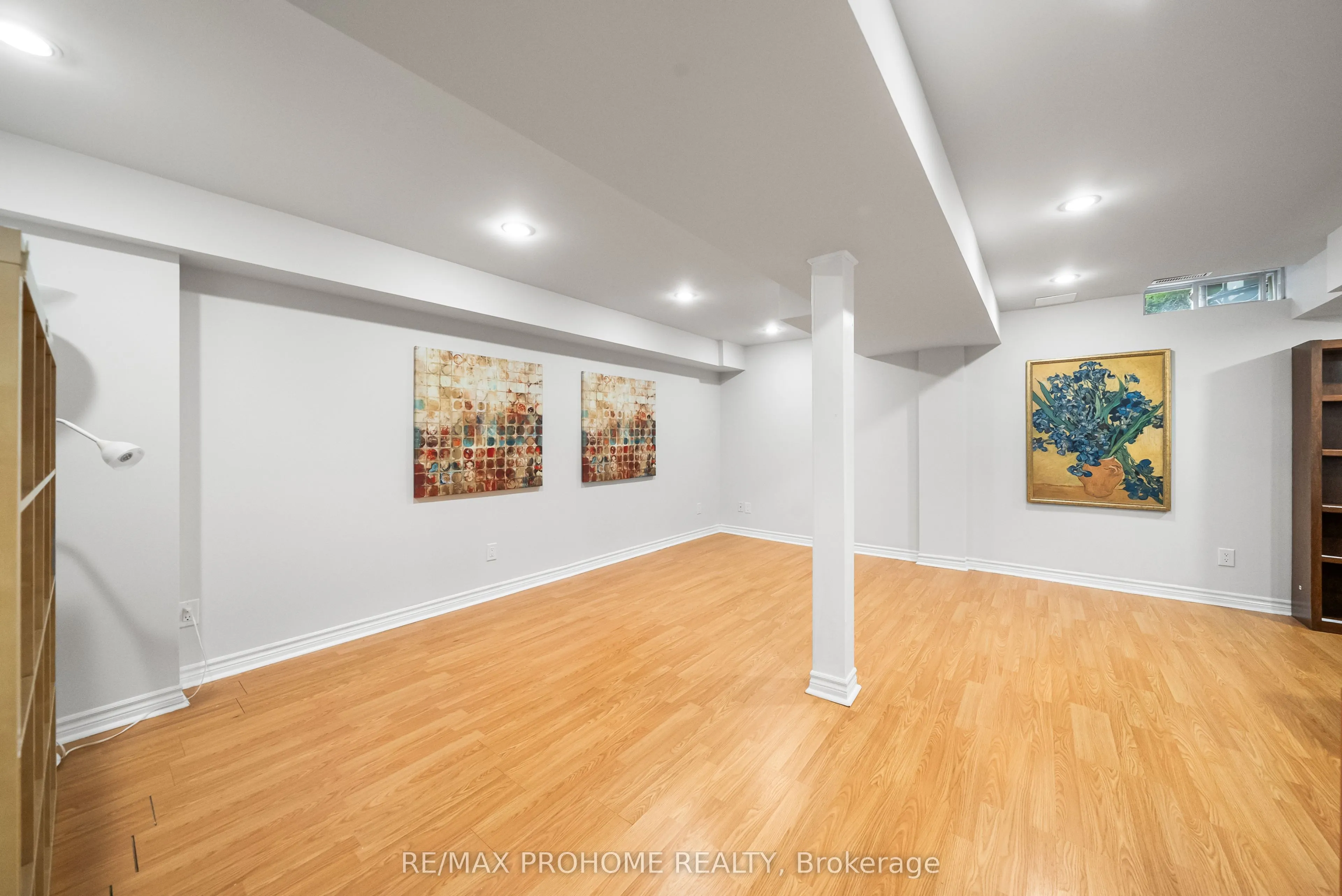 144 Deepspring Crescent