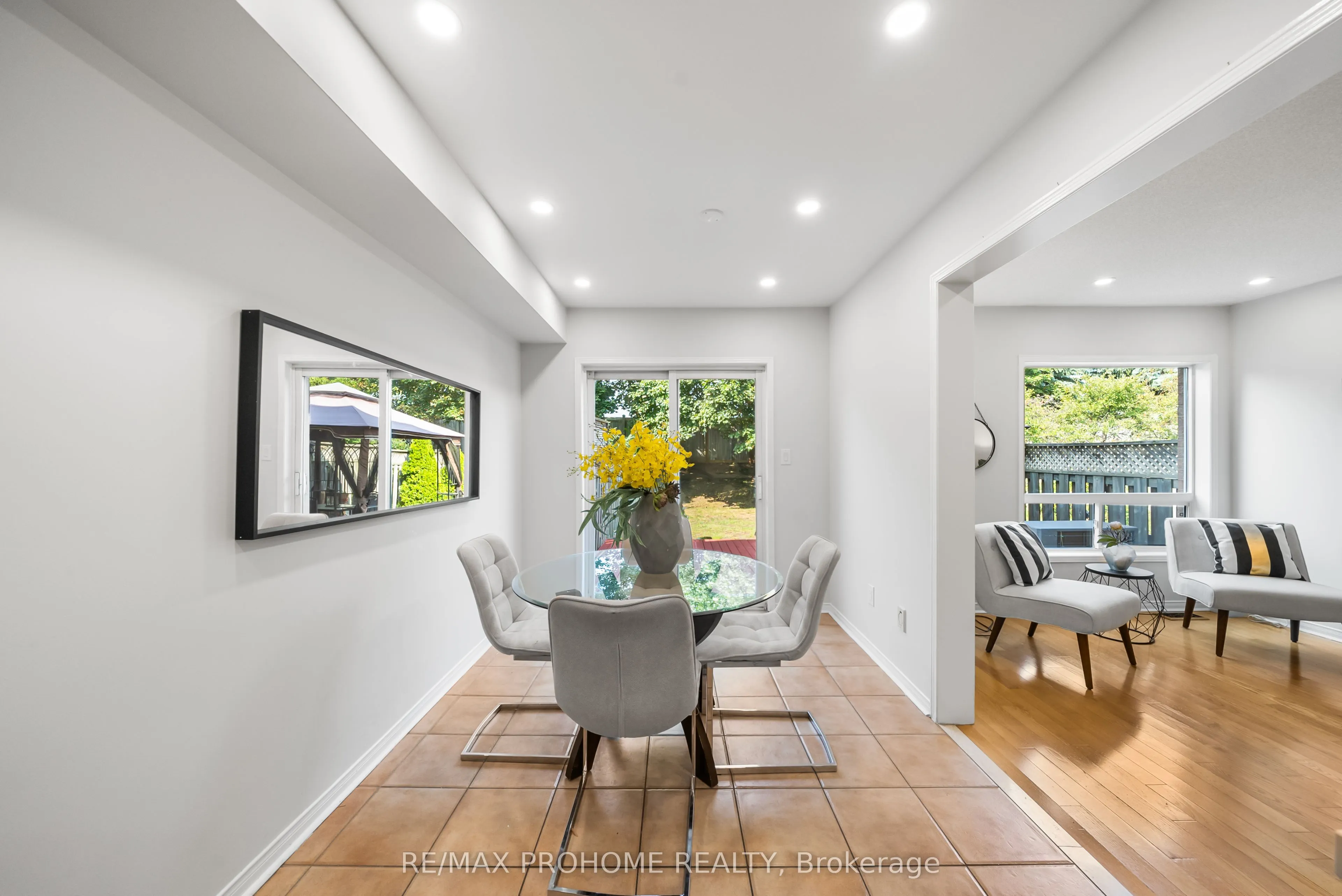 144 Deepspring Crescent