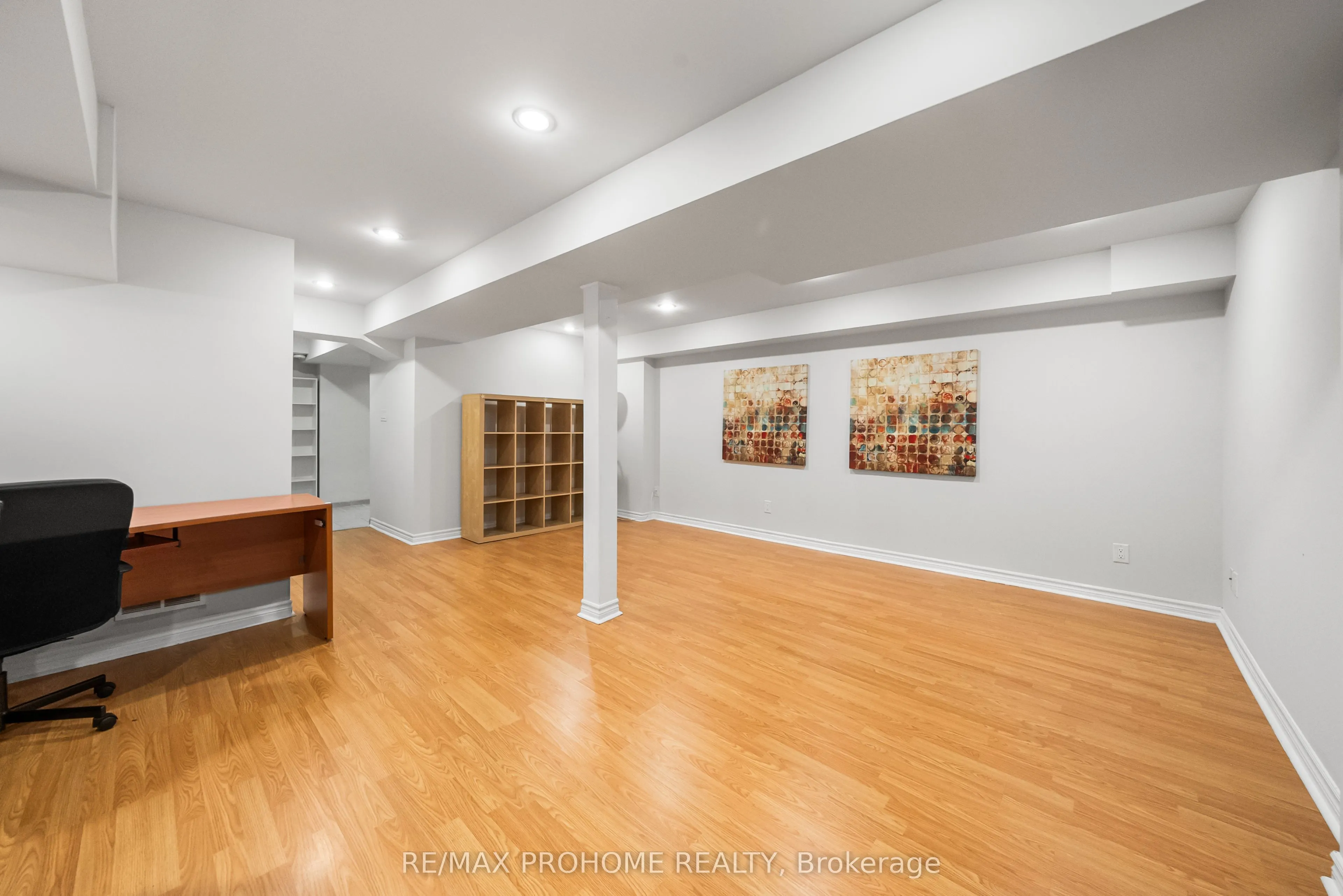 144 Deepspring Crescent