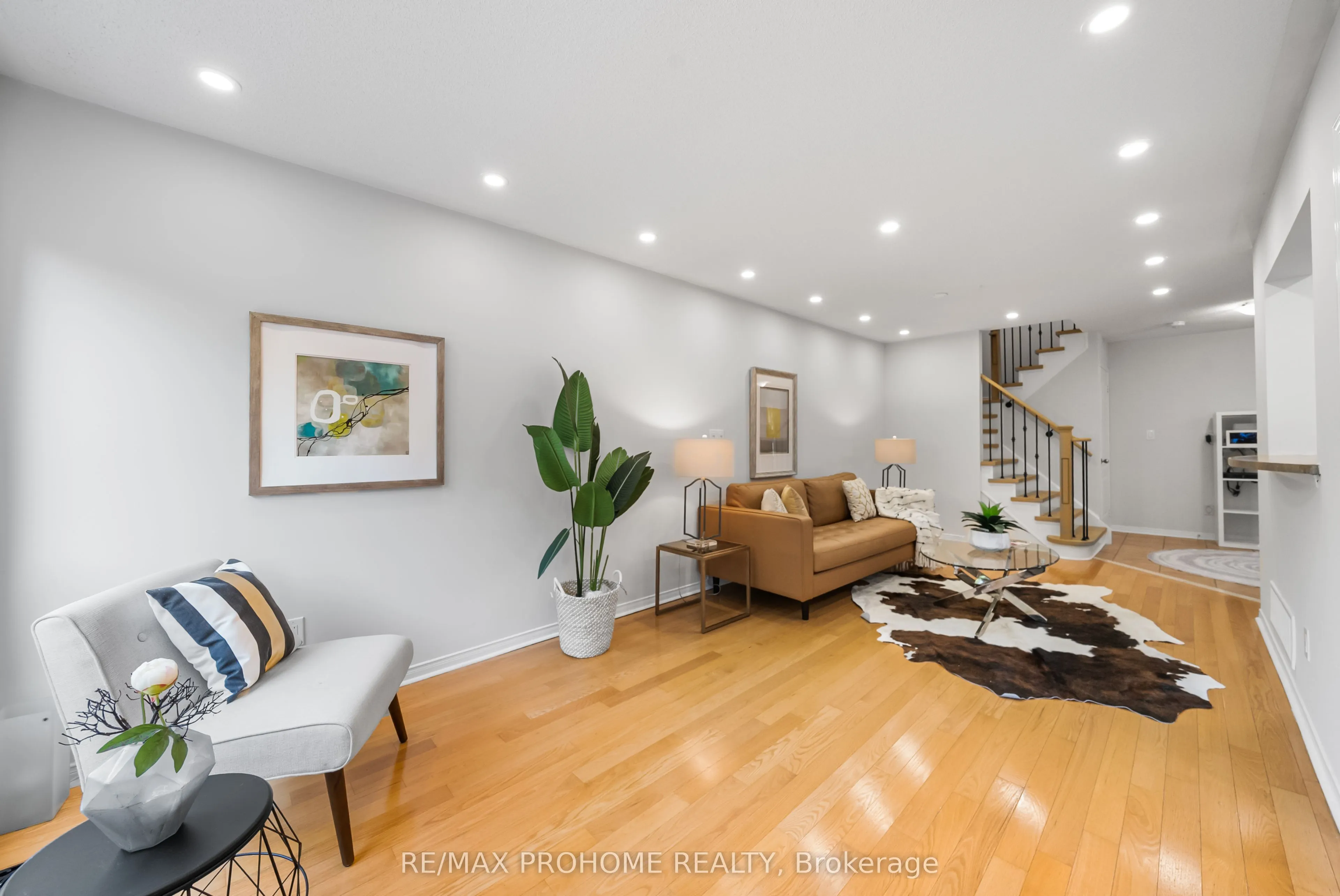 144 Deepspring Crescent