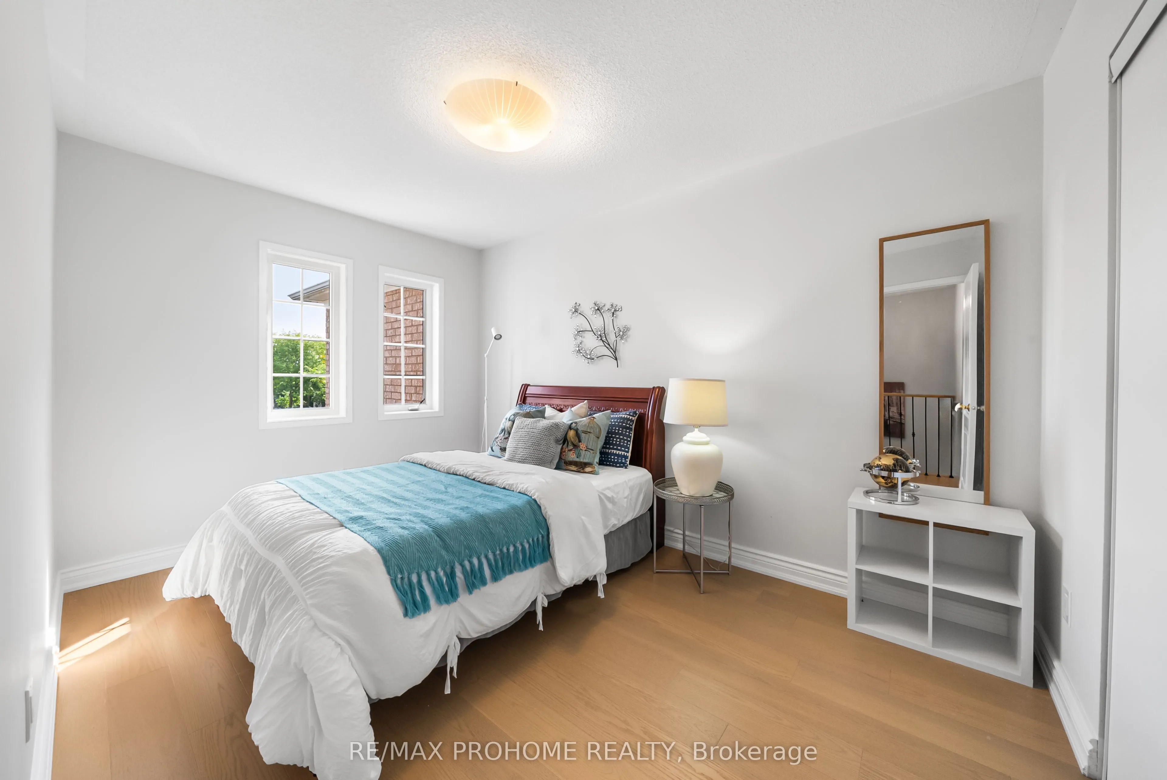 144 Deepspring Crescent