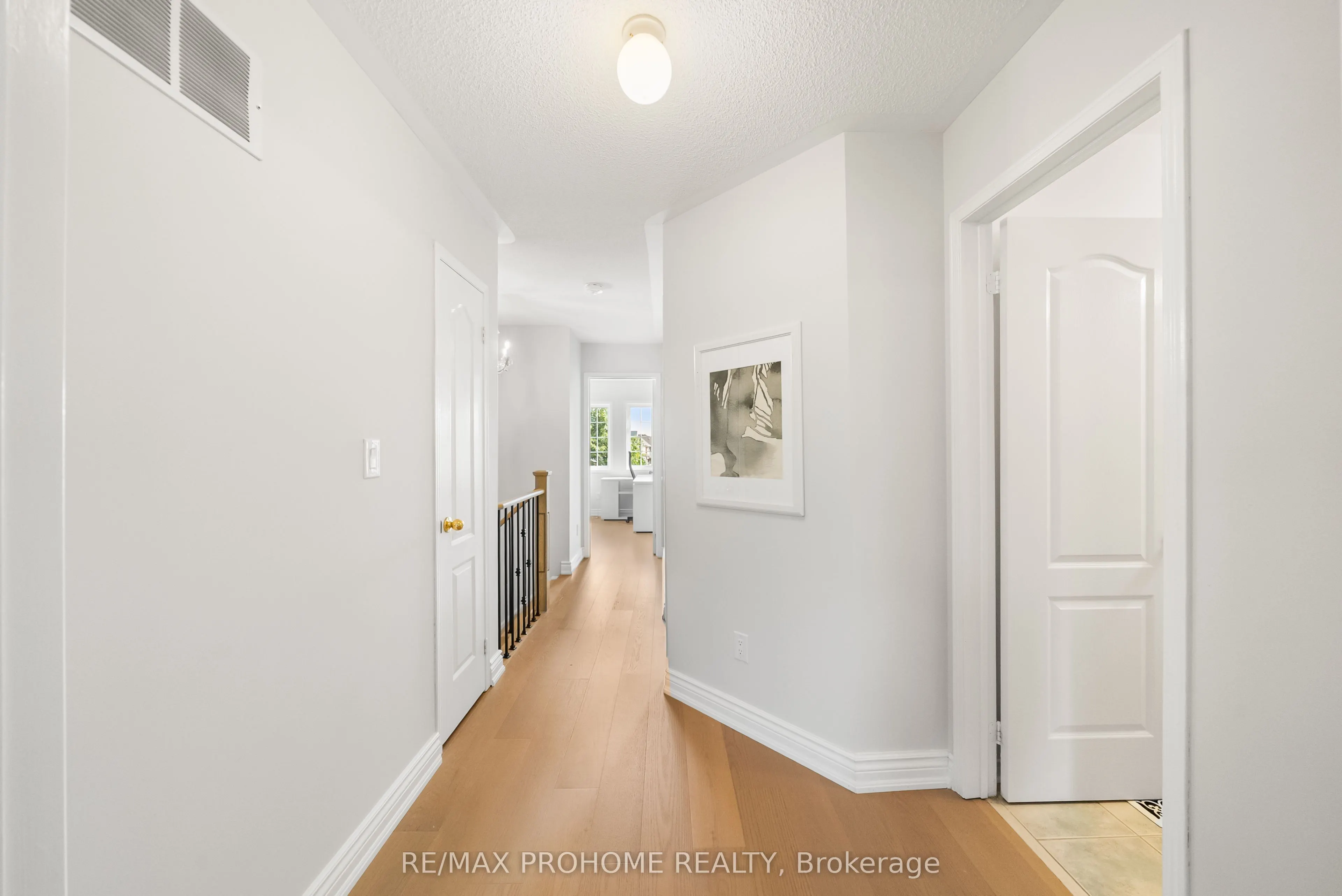 144 Deepspring Crescent