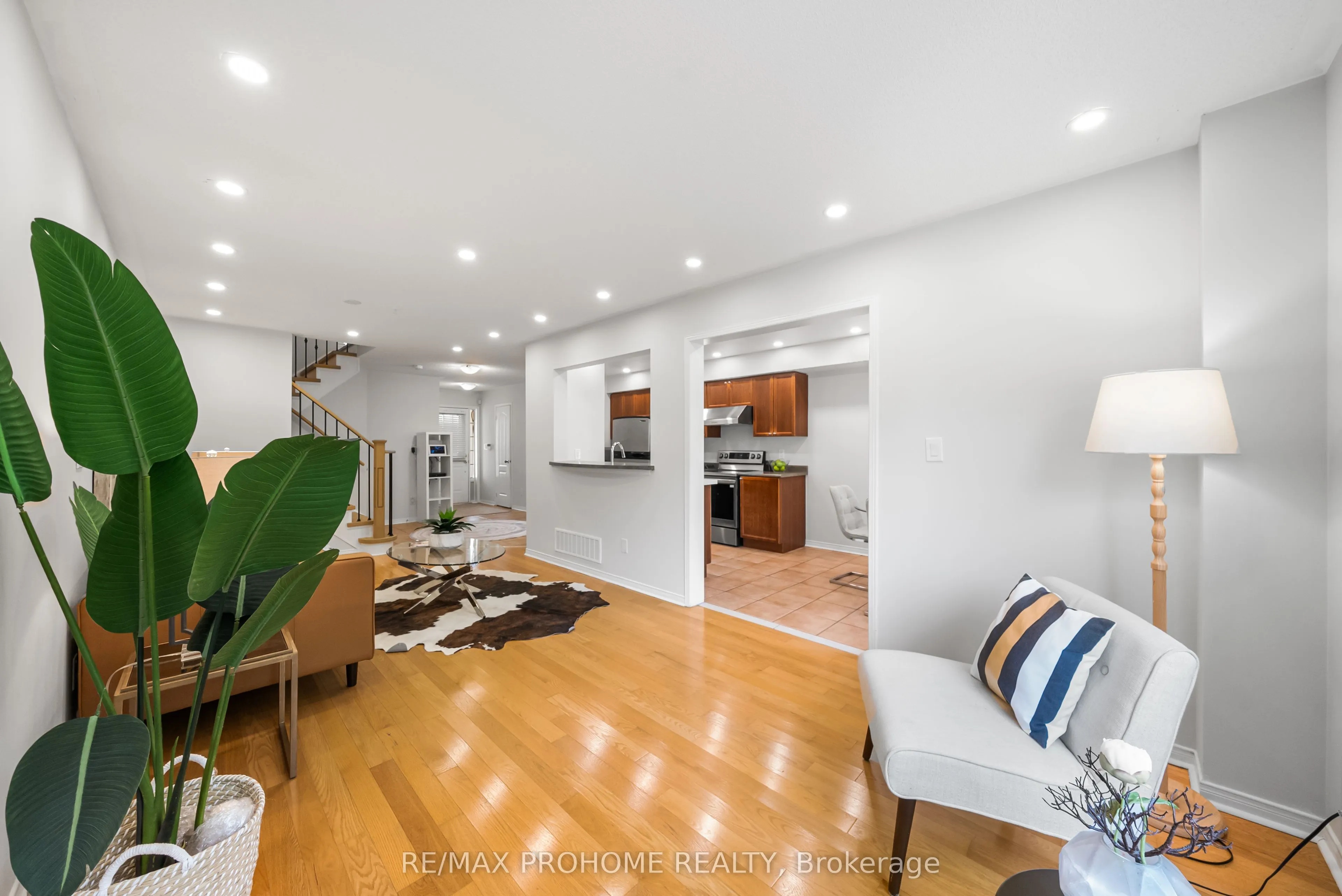 144 Deepspring Crescent