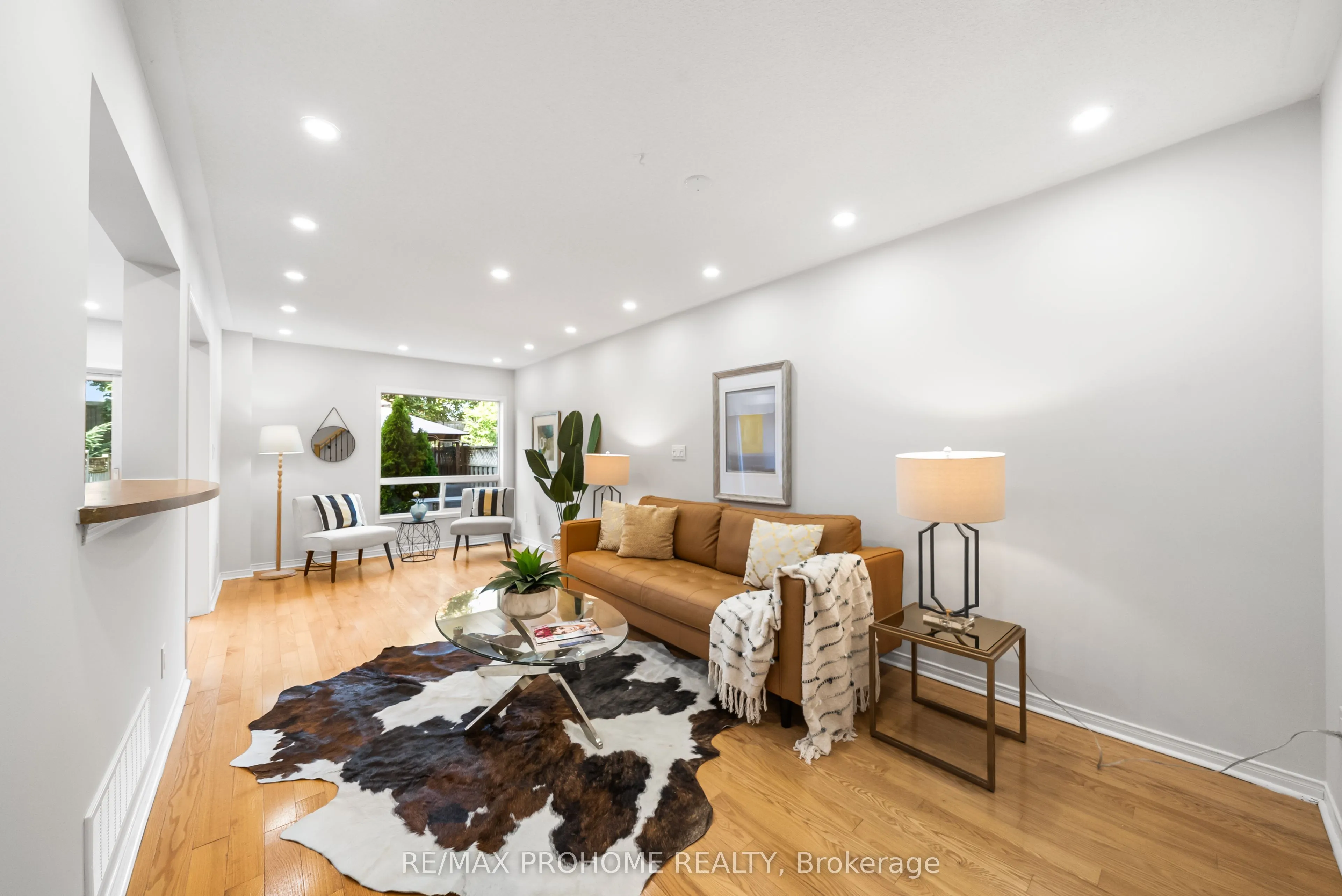 144 Deepspring Crescent