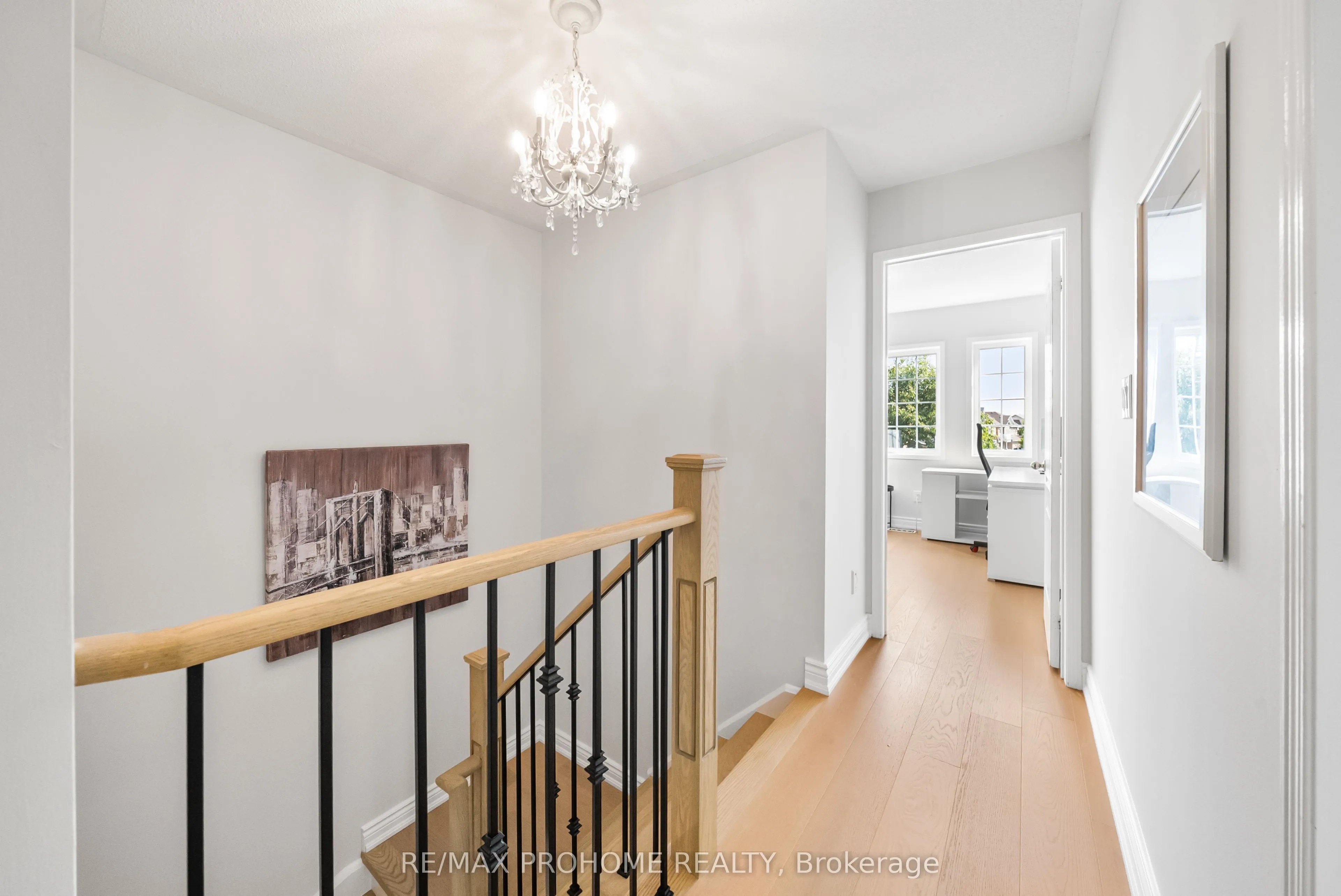144 Deepspring Crescent